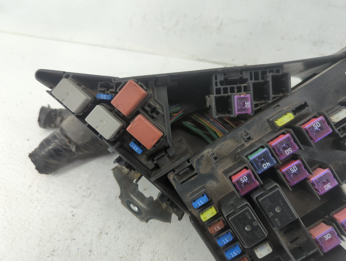 2013-2014 Subaru Xv Fusebox Fuse Box Panel Relay Module P/N:MB100200B Fits Fits 2012 2013 2014 OEM Used Auto Parts - Oemused