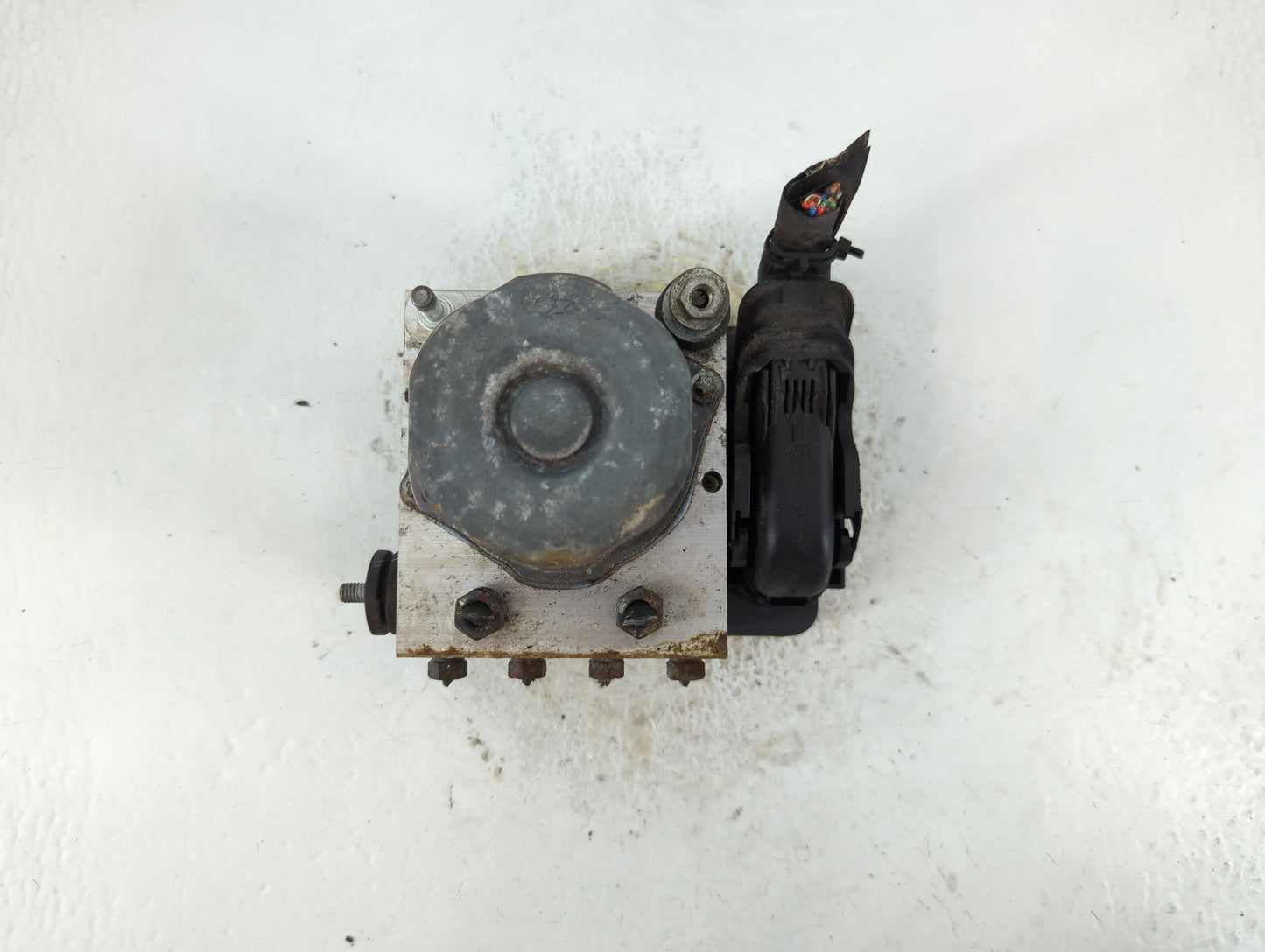 2013-2014 Subaru Xv ABS Pump Control Module Replacement P/N:27536FJ190 Fits Fits 2013 2014 OEM Used Auto Parts - Oemusedauto