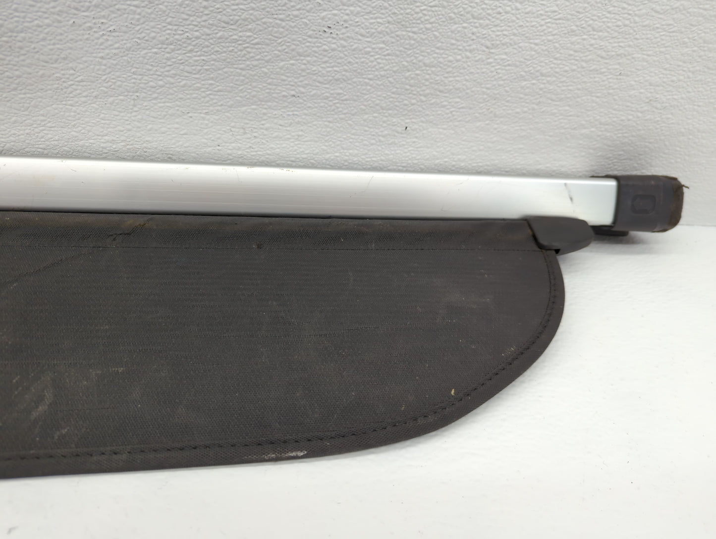 2014 Subaru Xv Crosstrek Rear Cargo Cover Storage Retractable Shade - Oemusedautoparts1.com