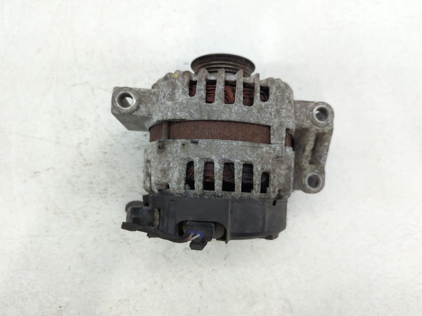 2014 Suzuki Verona Alternator Replacement Generator Charging Assembly Engine OEM P/N:13588321 Fits OEM Used Auto Parts - Oem