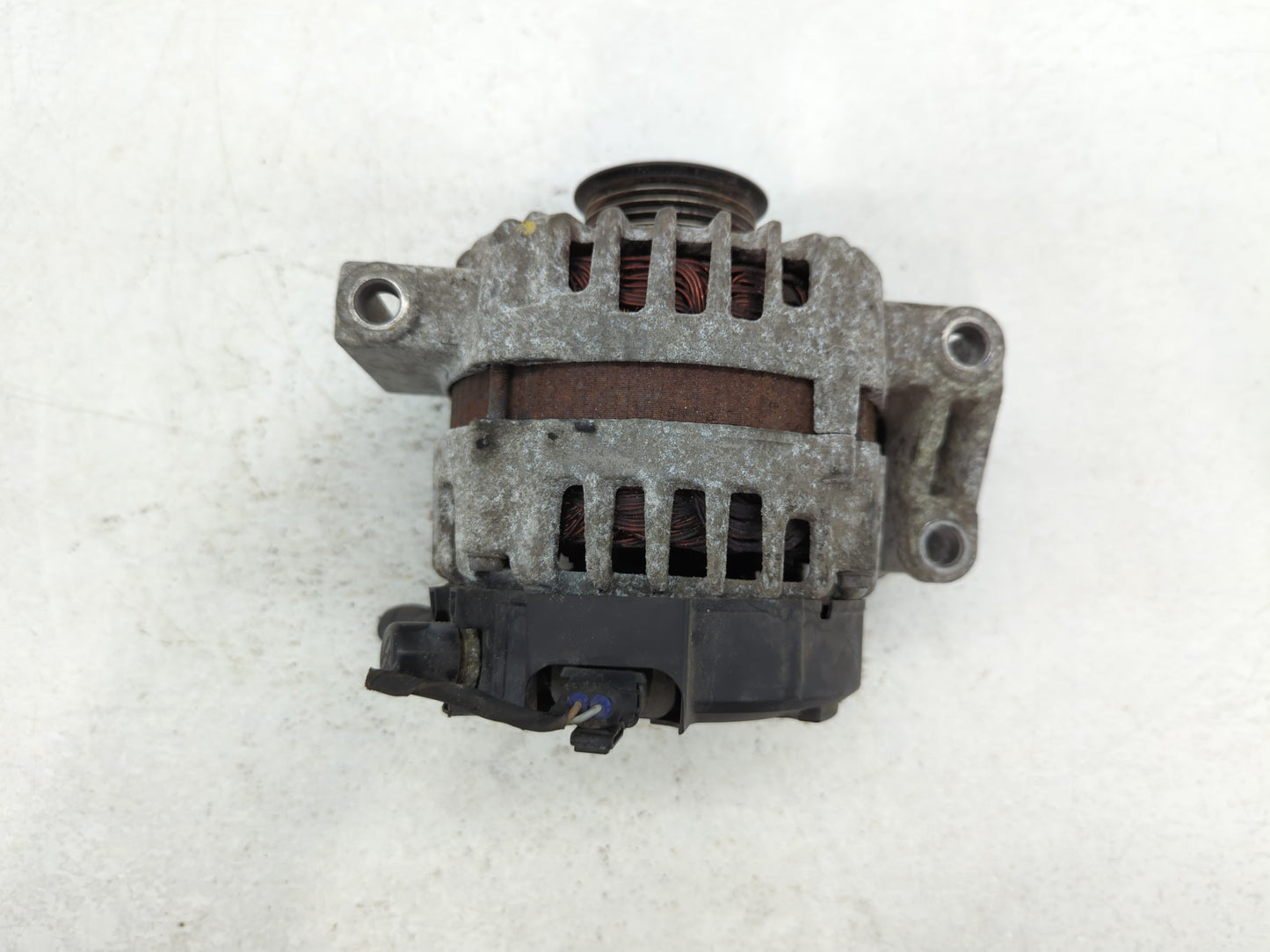2014 Suzuki Verona Alternator Replacement Generator Charging Assembly Engine OEM P/N:13588321 Fits OEM Used Auto Parts - Oem