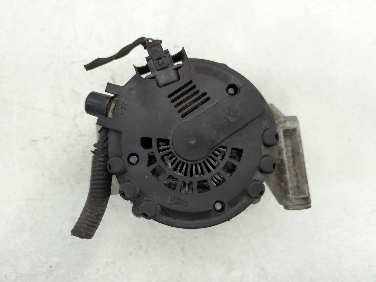 2014 Suzuki Verona Alternator Replacement Generator Charging Assembly Engine OEM P/N:13588321 Fits OEM Used Auto Parts - Oem
