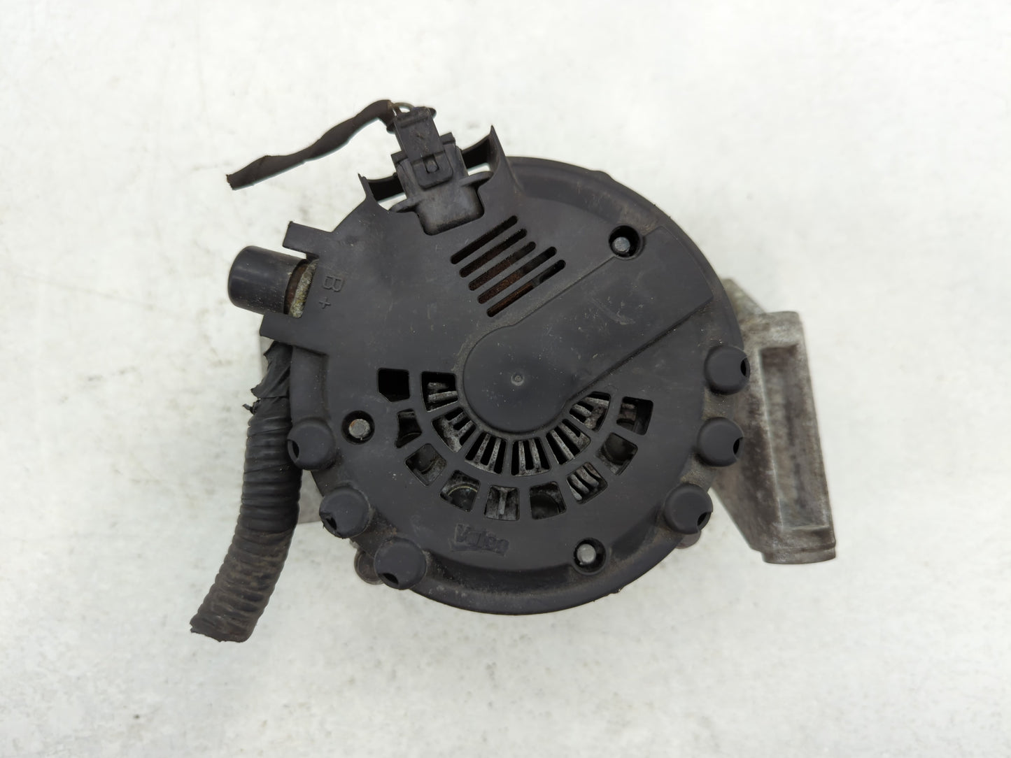 2014 Suzuki Verona Alternator Replacement Generator Charging Assembly Engine OEM P/N:13588321 Fits OEM Used Auto Parts - Oem