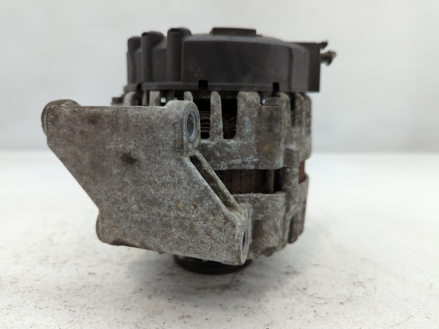 2014 Suzuki Verona Alternator Replacement Generator Charging Assembly Engine OEM P/N:13588321 Fits OEM Used Auto Parts - Oem