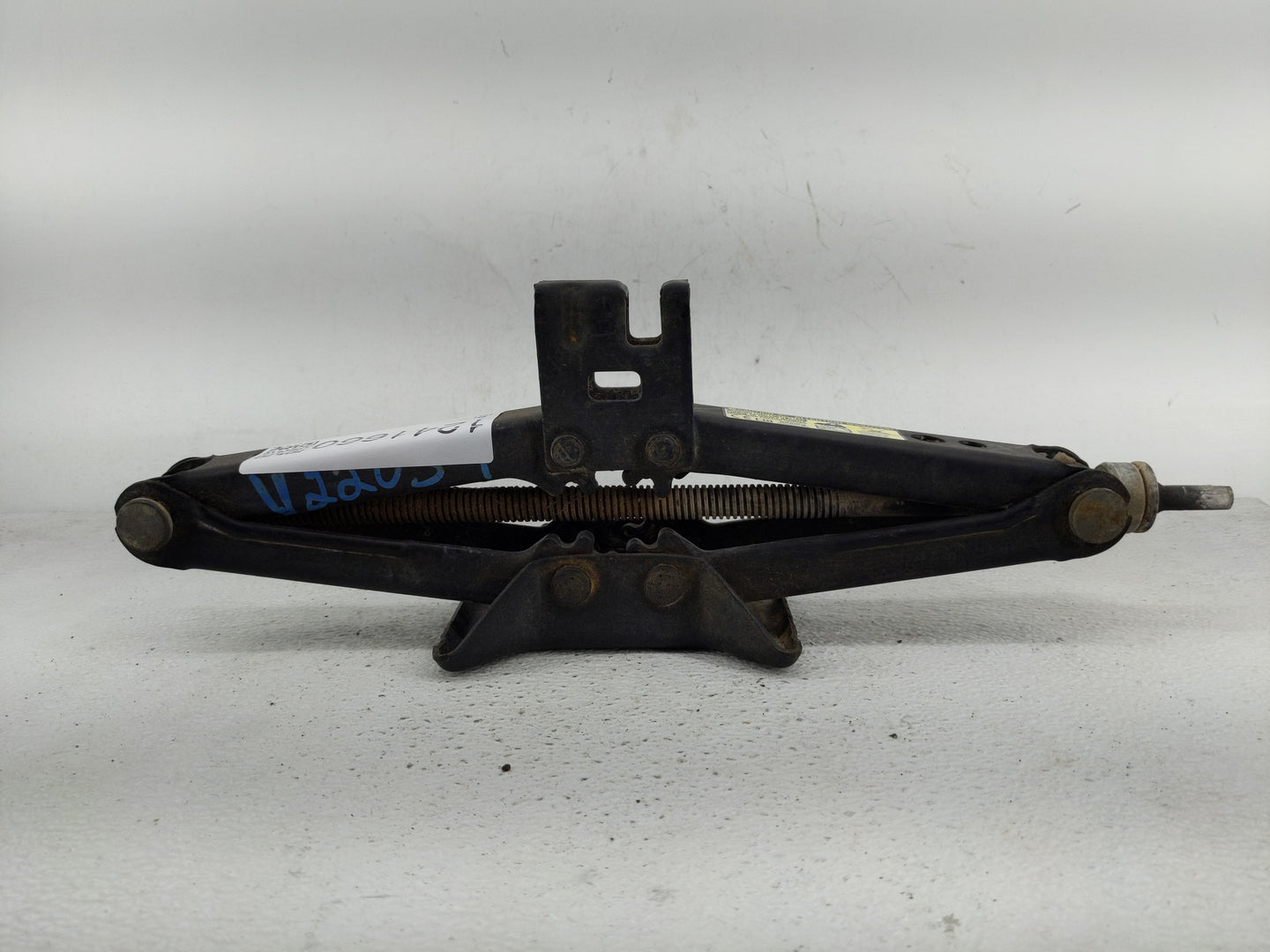 2014 Toyota Avalon Spare Scissor Car Jack - Oemusedautoparts1.com
