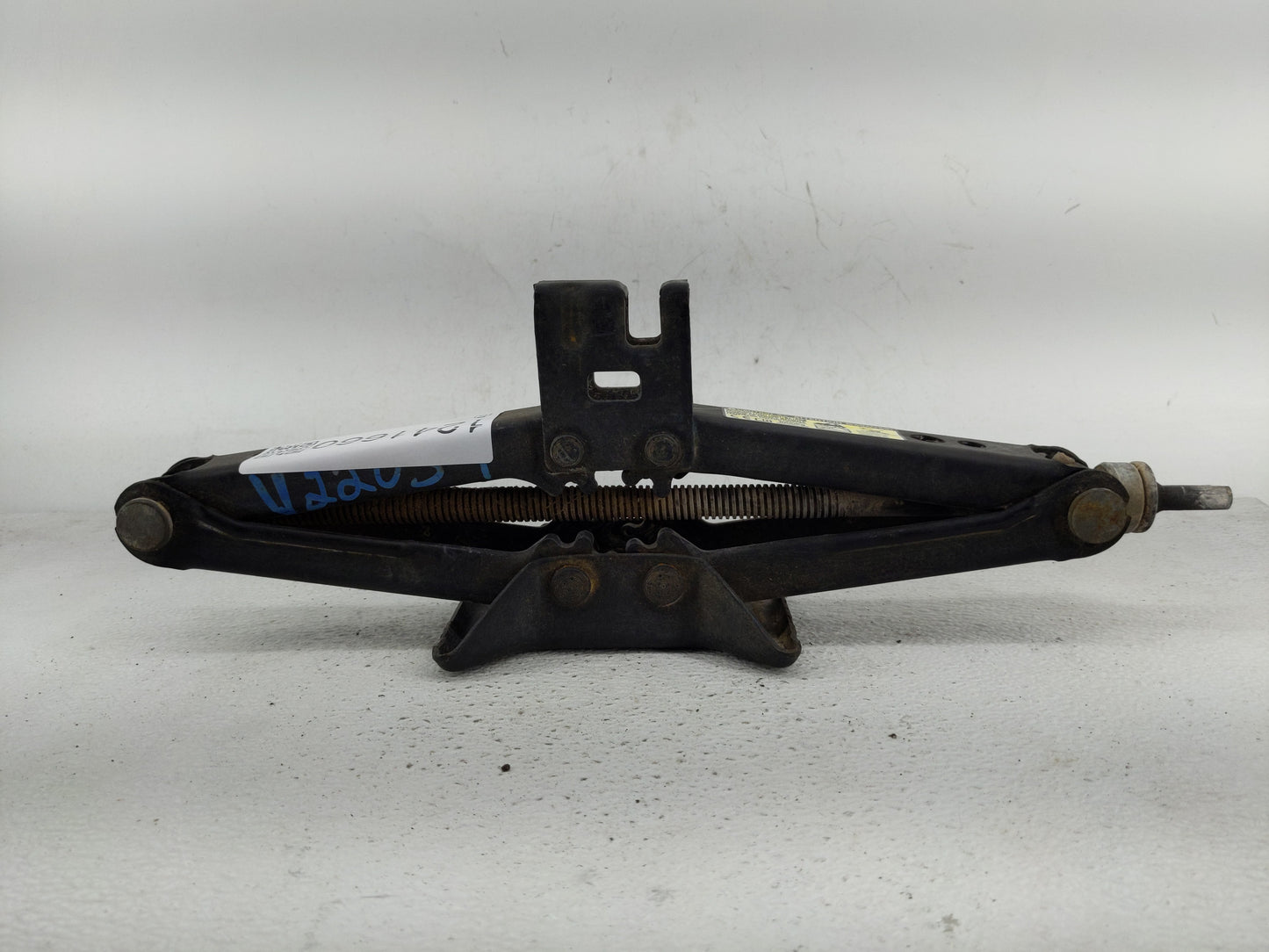 2014 Toyota Avalon Spare Scissor Car Jack - Oemusedautoparts1.com