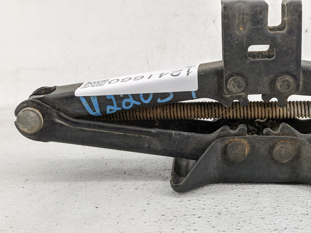 2014 Toyota Avalon Spare Scissor Car Jack - Oemusedautoparts1.com