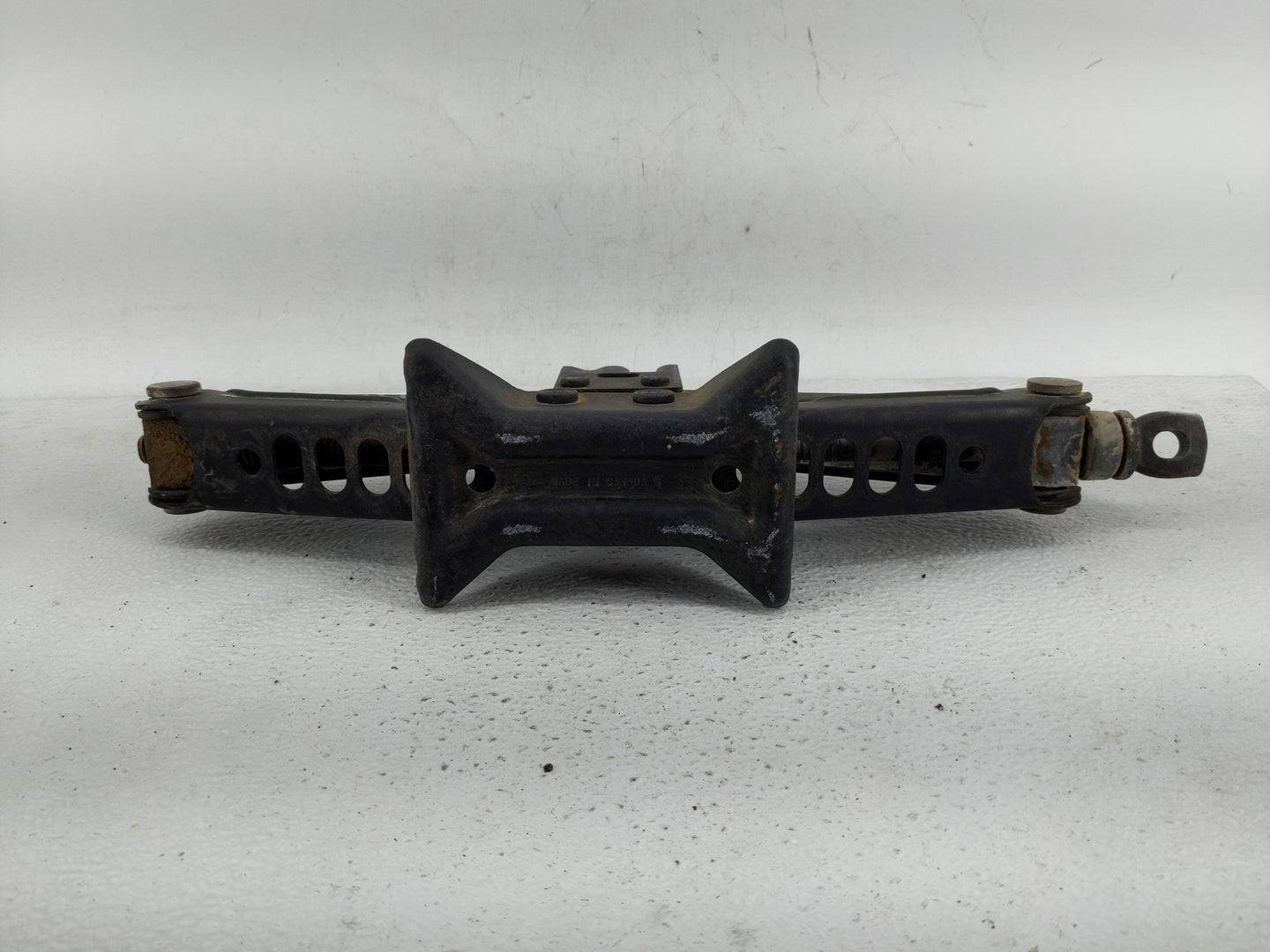 2014 Toyota Avalon Spare Scissor Car Jack - Oemusedautoparts1.com