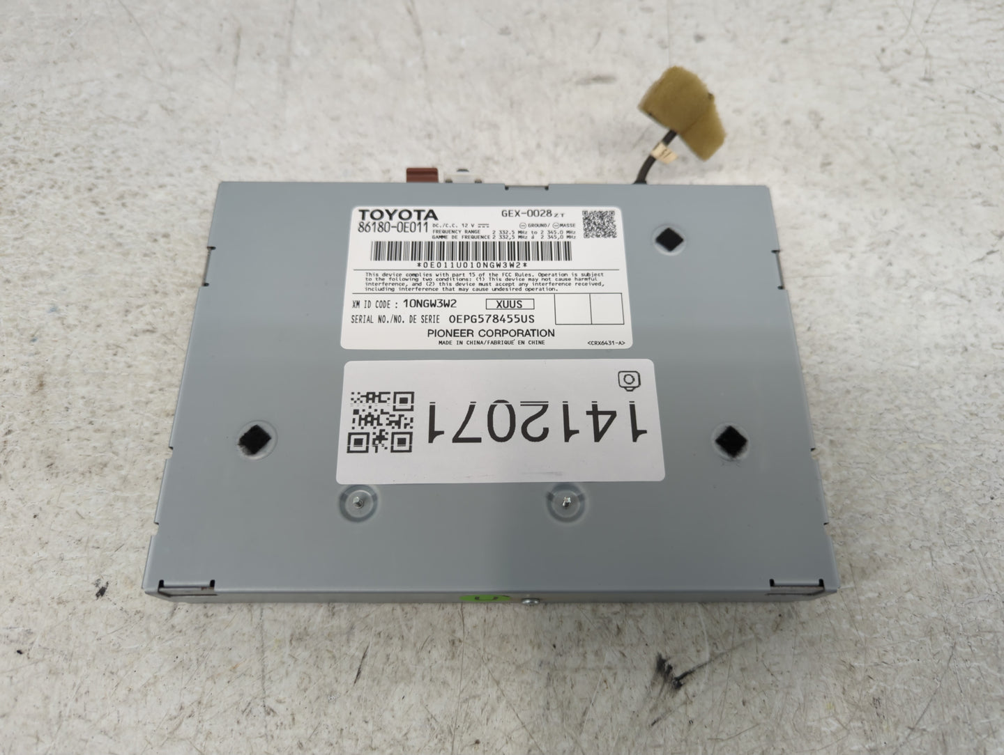 2014-2018 Toyota Avalon Radio AM FM Cd Player Receiver Replacement P/N:86180-0E011 Fits OEM Used Auto Parts - Oemusedautopar