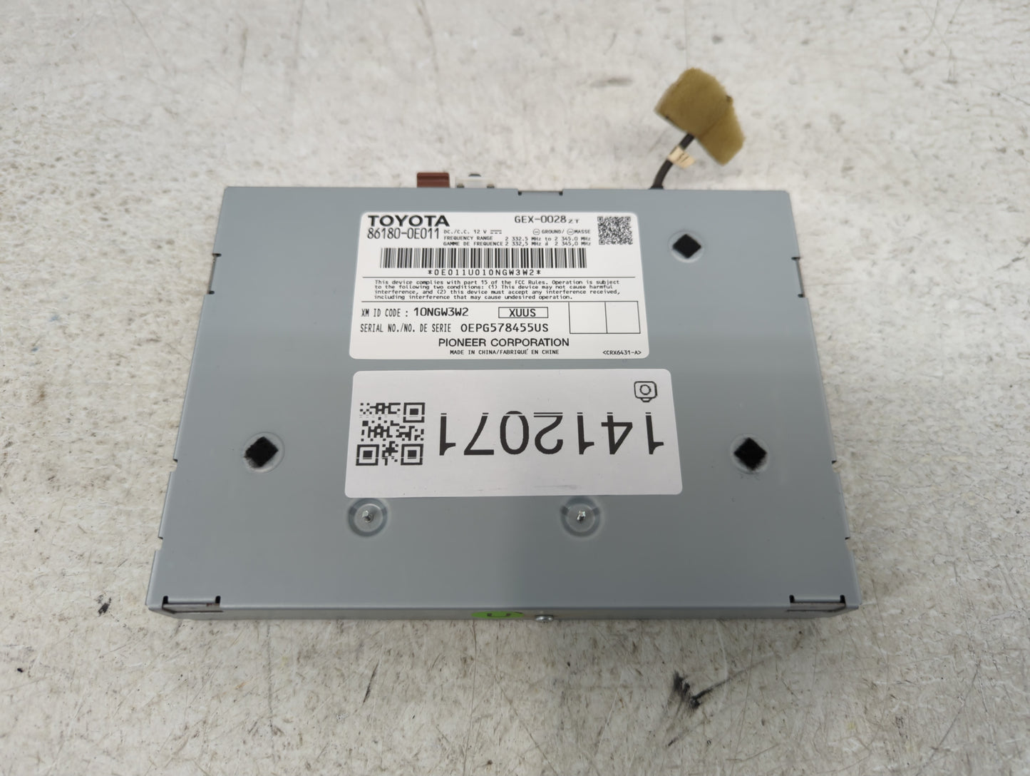 2014-2018 Toyota Avalon Radio AM FM Cd Player Receiver Replacement P/N:86180-0E011 Fits OEM Used Auto Parts - Oemusedautopar