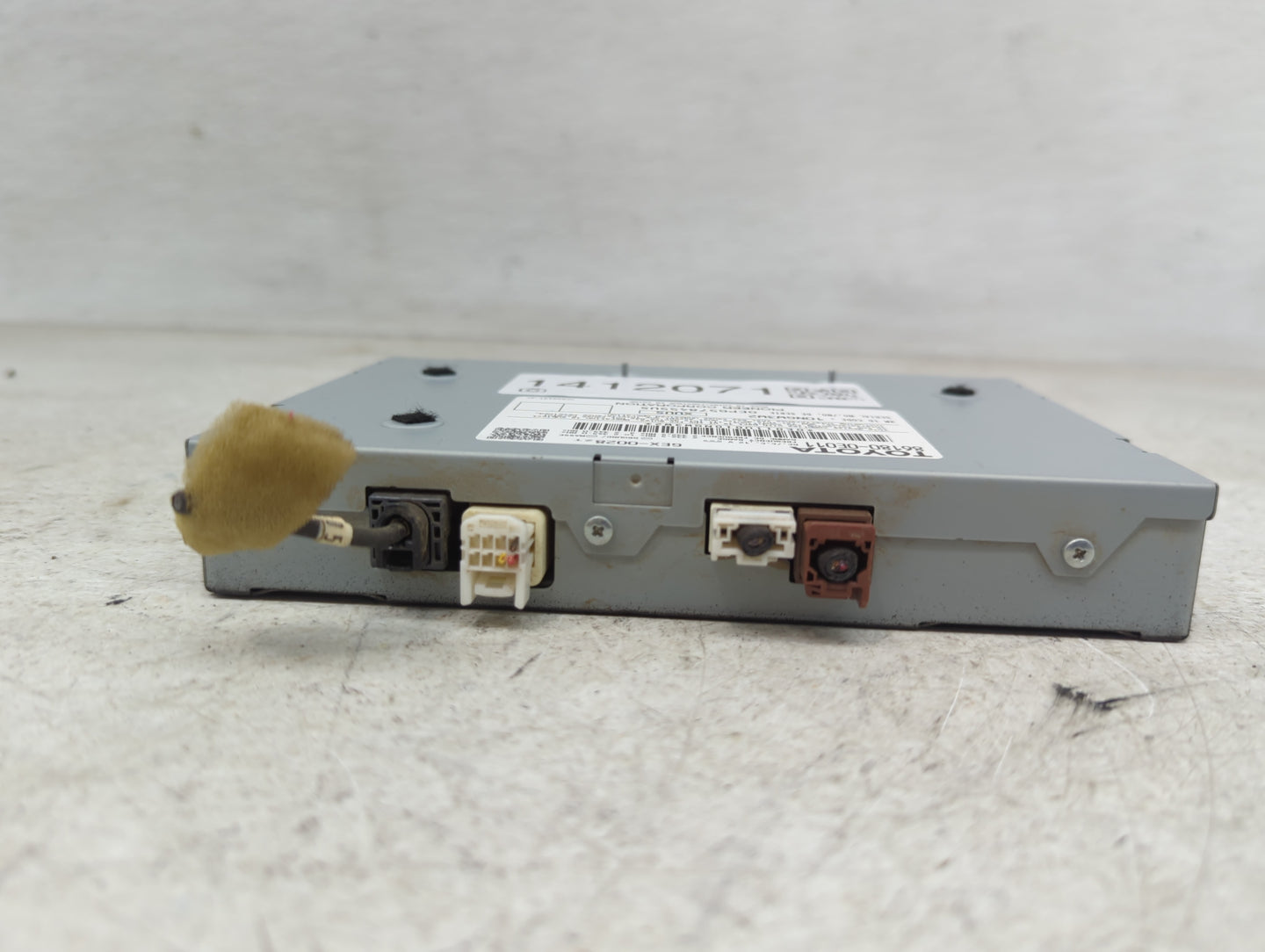 2014-2018 Toyota Avalon Radio AM FM Cd Player Receiver Replacement P/N:86180-0E011 Fits OEM Used Auto Parts - Oemusedautopar