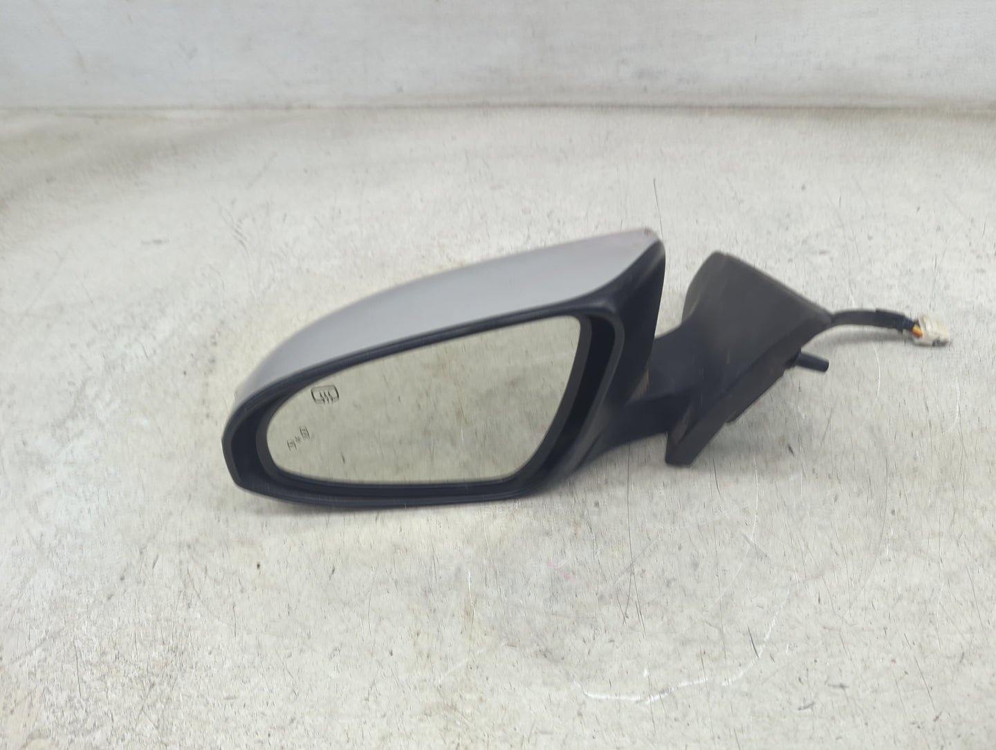2013-2018 Toyota Avalon Driver Side View Mirror - Left Door Mirror OEM Used - Oemusedautoparts1.com