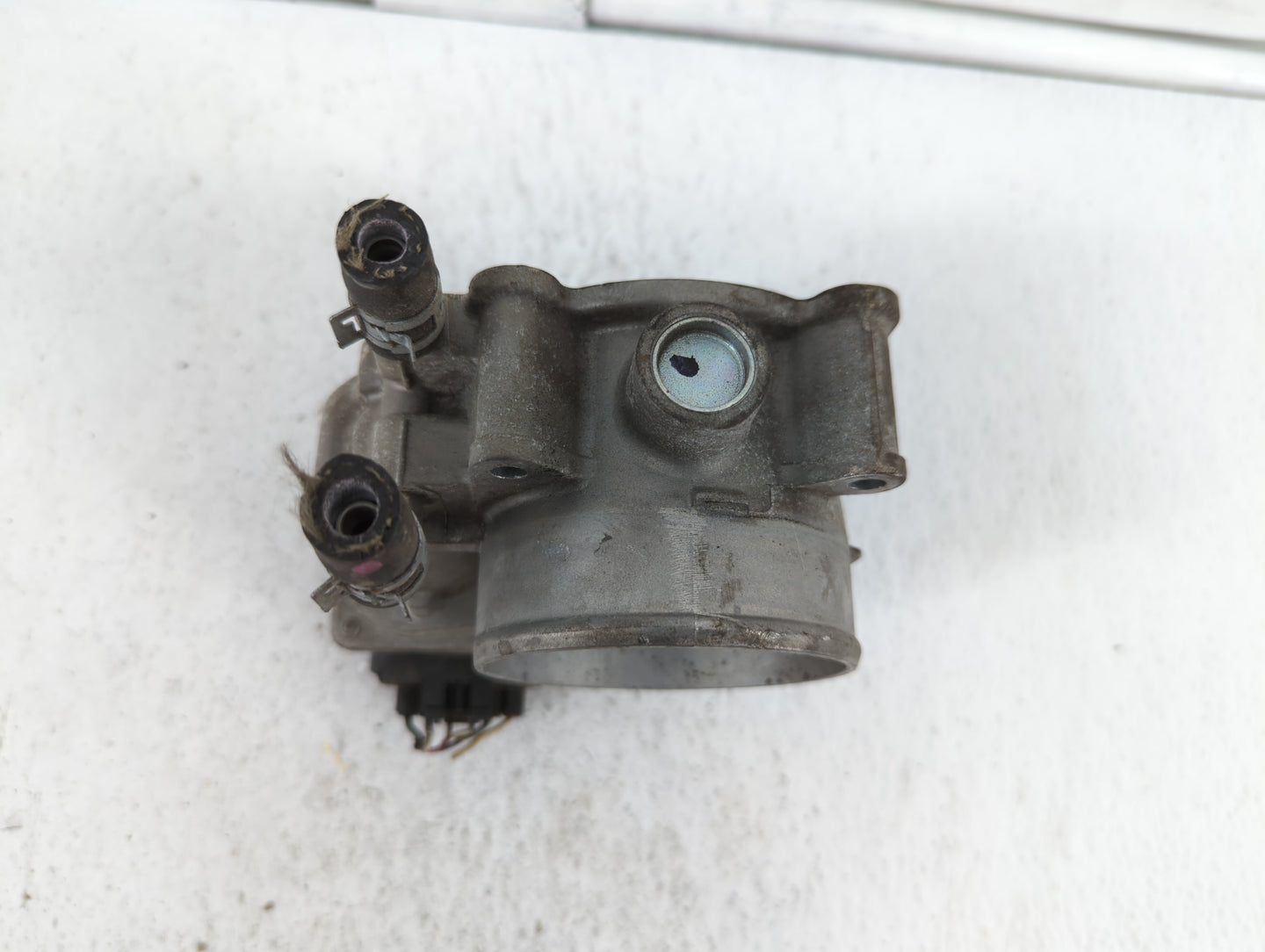 2005-2018 Toyota Avalon Throttle Body P/N:22030-0P050 22030-31030 Fits OEM Used Auto Parts - Oemusedautoparts1.com