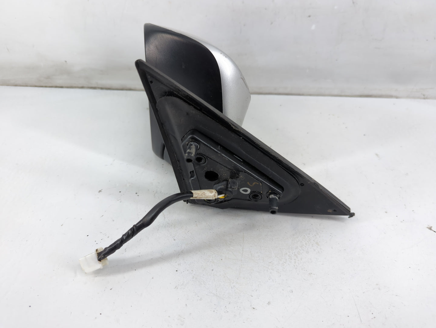 2012-2014 Toyota Camry Driver Side View Mirror - Left Door Mirror OEM Used - Oemusedautoparts1.com