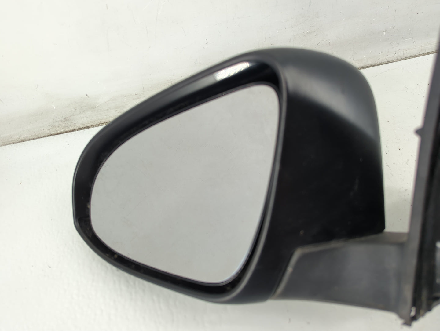 2012-2014 Toyota Camry Driver Side View Mirror - Left Door Mirror OEM Used - Oemusedautoparts1.com