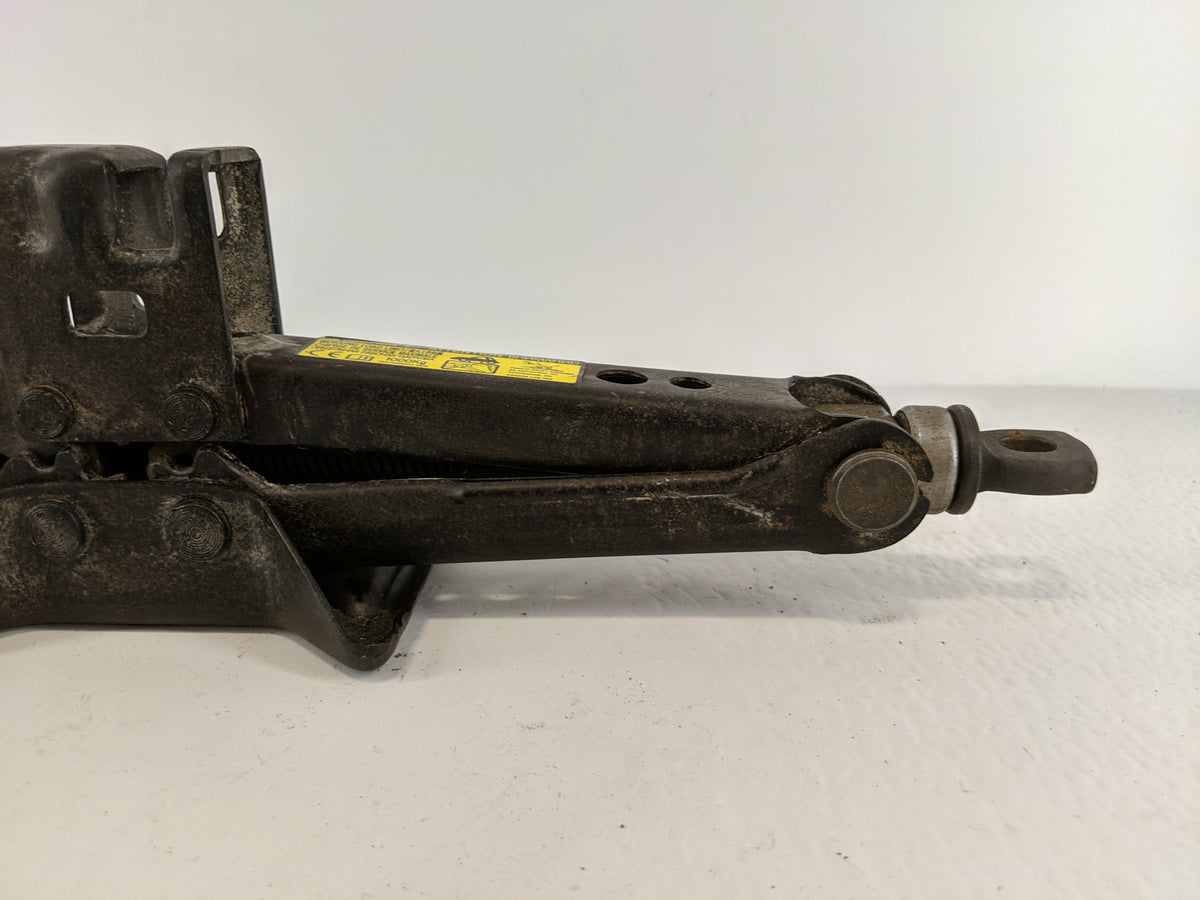 2014 Toyota Camry Spare Scissor Car Jack 1100775 - Oemusedautoparts1.com