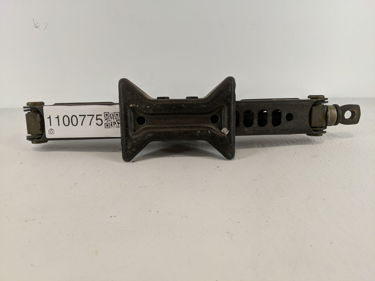 2014 Toyota Camry Spare Scissor Car Jack 1100775 - Oemusedautoparts1.com