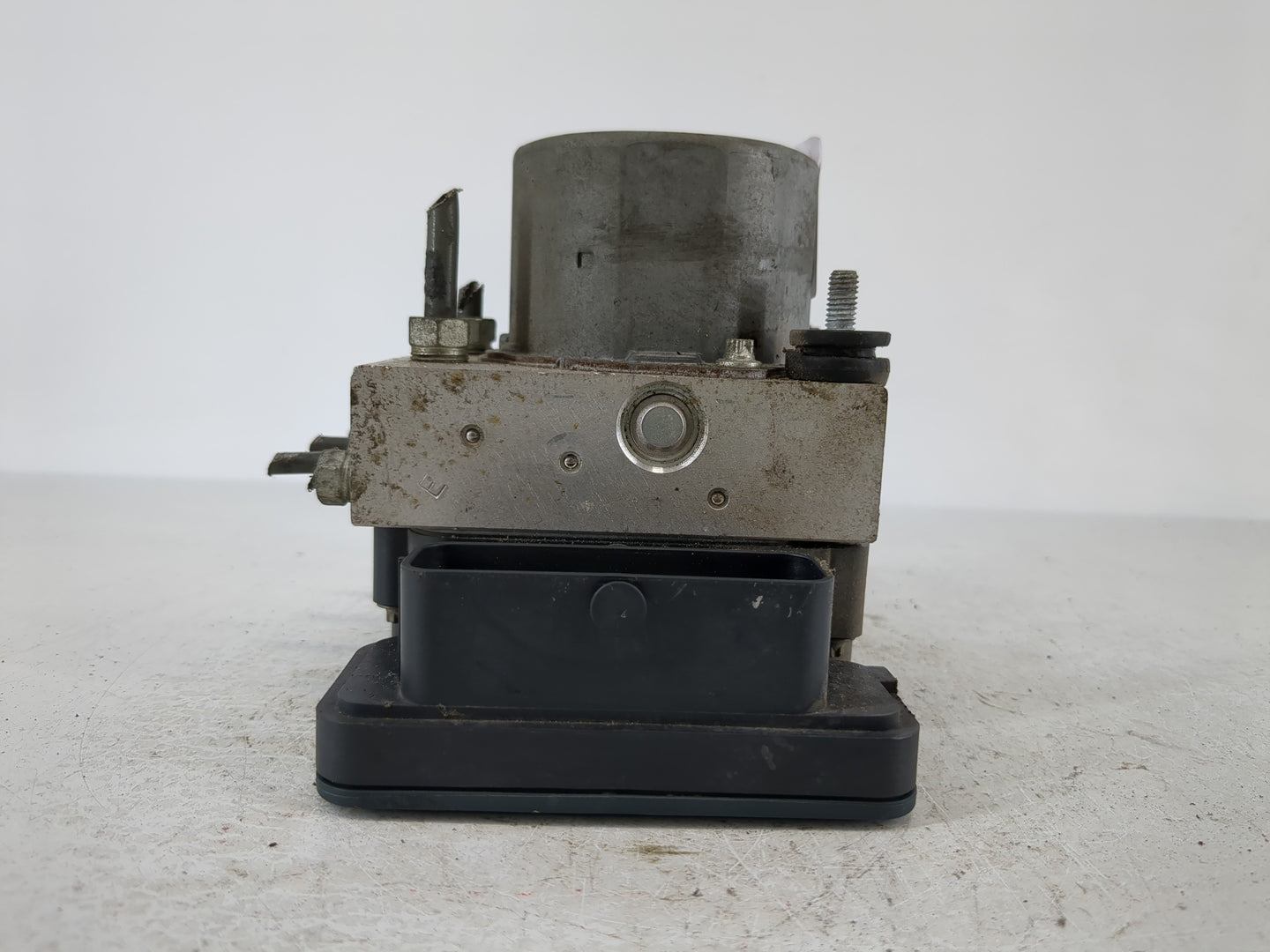 2013-2014 Toyota Camry ABS Pump Control Module Replacement P/N:269 501 44540-06100 Fits Fits 2013 2014 OEM Used Auto Parts -