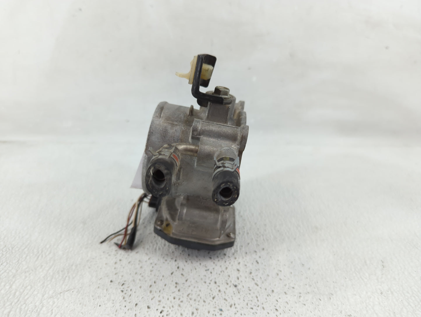 2010-2017 Toyota Camry Throttle Body P/N:22030-0V010 Fits Fits 2009 2010 2011 2012 2013 2014 2015 2016 2017 2018 2019 OEM Us