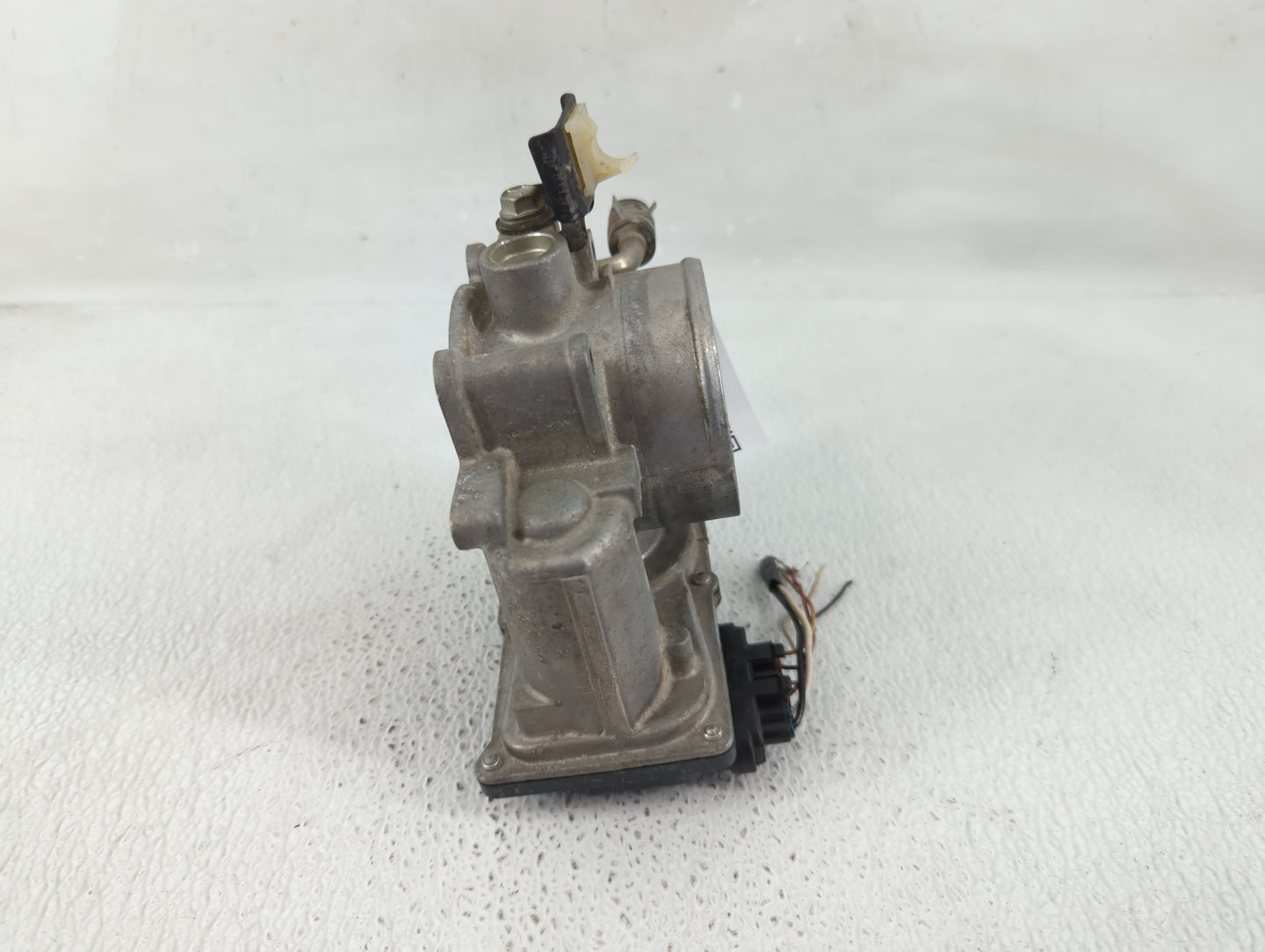 2010-2017 Toyota Camry Throttle Body P/N:22030-0V010 Fits Fits 2009 2010 2011 2012 2013 2014 2015 2016 2017 2018 2019 OEM Us