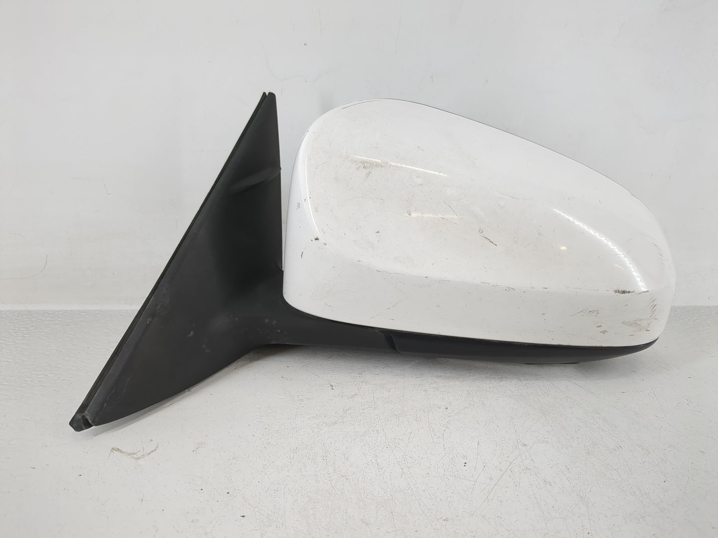 2012-2014 Toyota Camry Driver Side View Mirror - Left Door Mirror OEM Used - Oemusedautoparts1.com