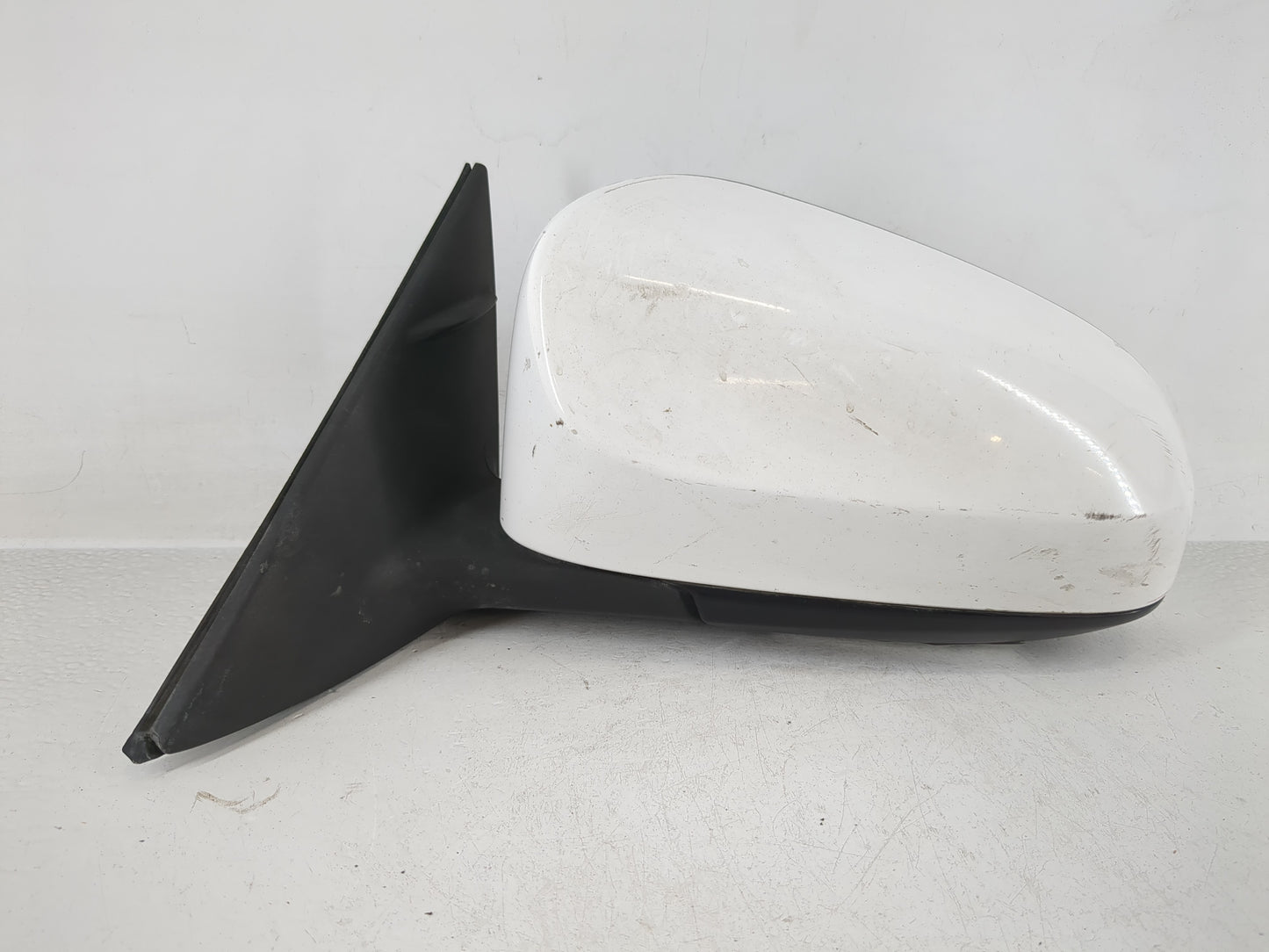 2012-2014 Toyota Camry Driver Side View Mirror - Left Door Mirror OEM Used - Oemusedautoparts1.com