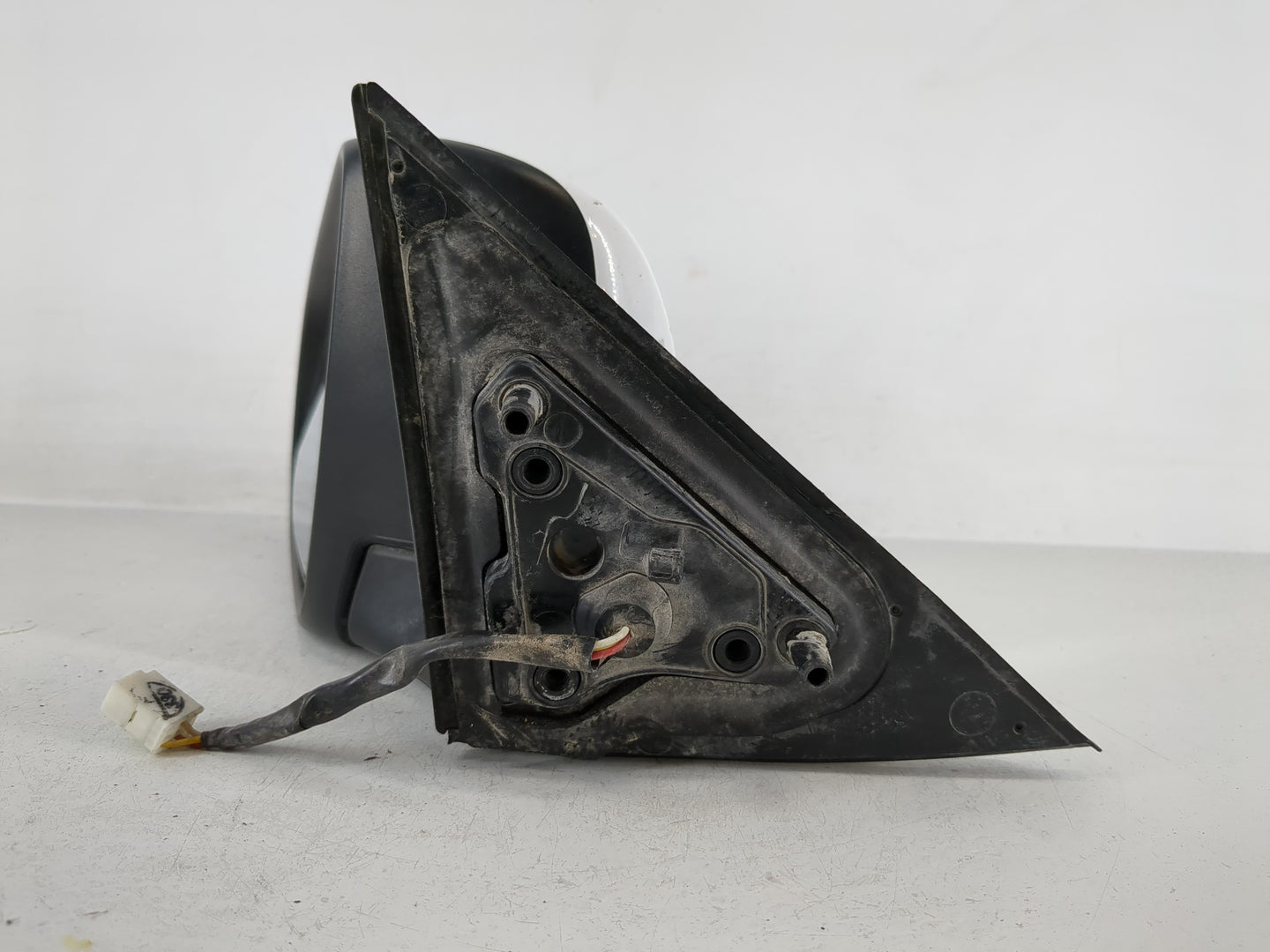 2012-2014 Toyota Camry Driver Side View Mirror - Left Door Mirror OEM Used - Oemusedautoparts1.com