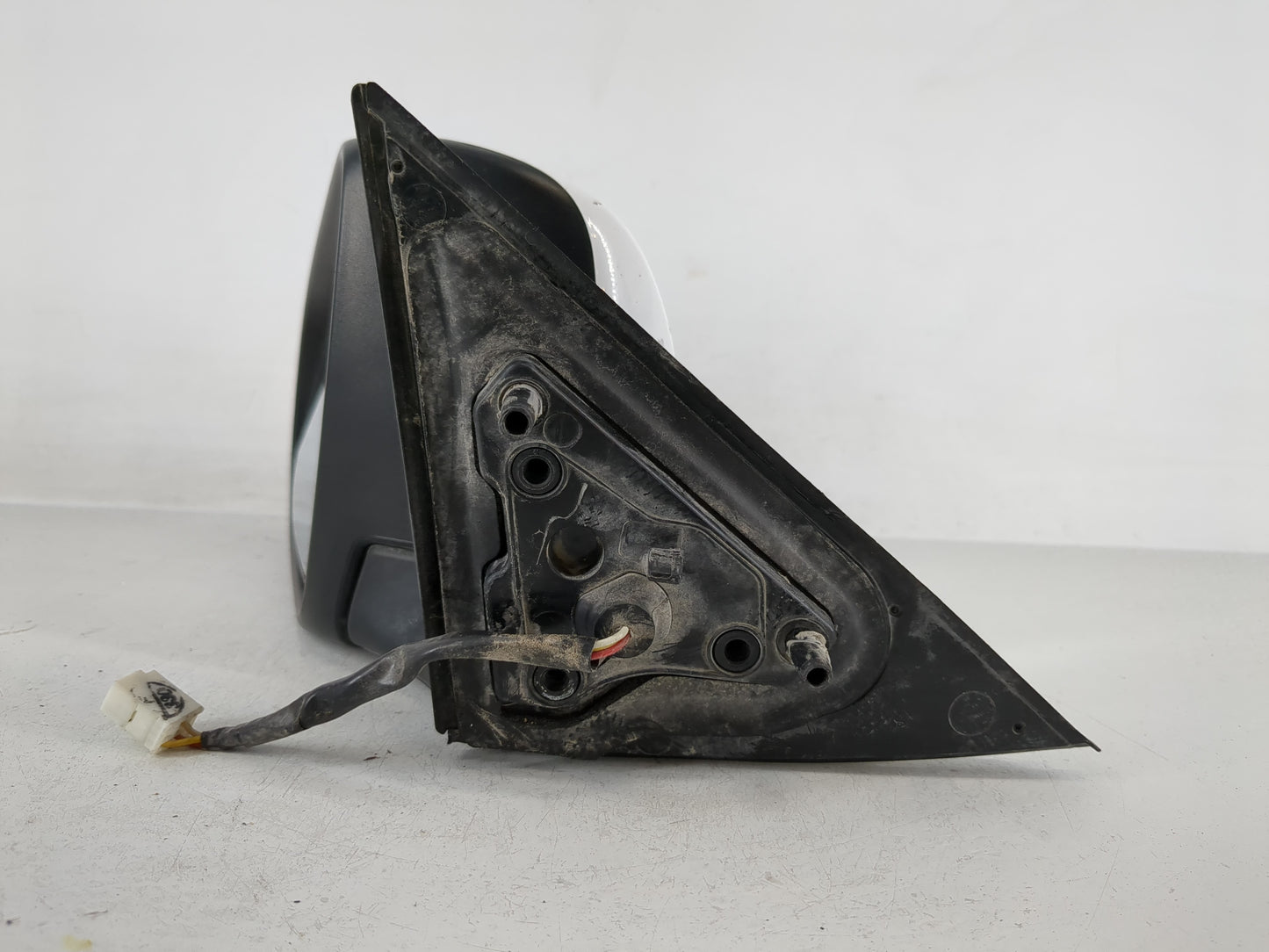 2012-2014 Toyota Camry Driver Side View Mirror - Left Door Mirror OEM Used - Oemusedautoparts1.com
