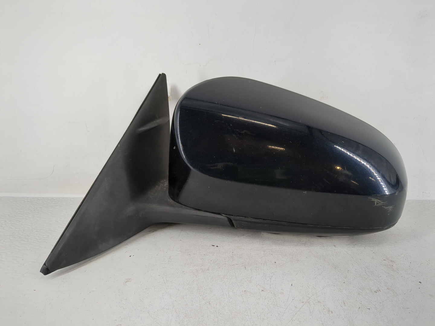 2012-2014 Toyota Camry Driver Side View Mirror - Left Door Mirror OEM Used - Oemusedautoparts1.com