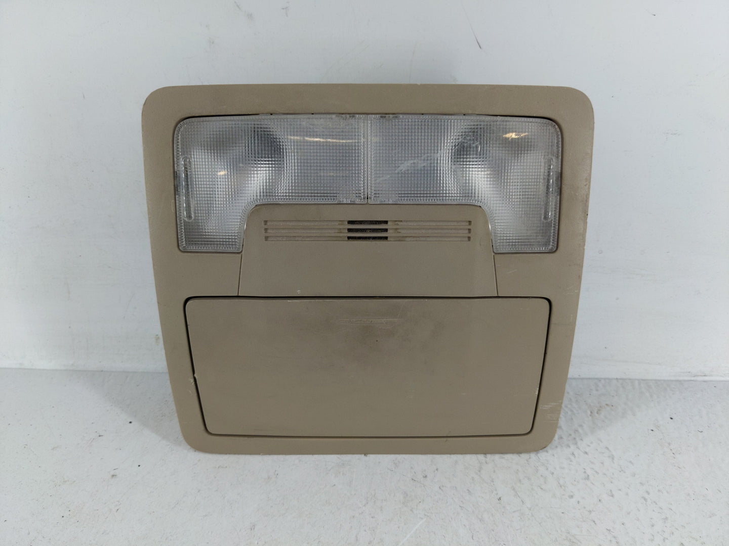2014 Toyota Camry Overhead Roof Console - Oemusedautoparts1.com
