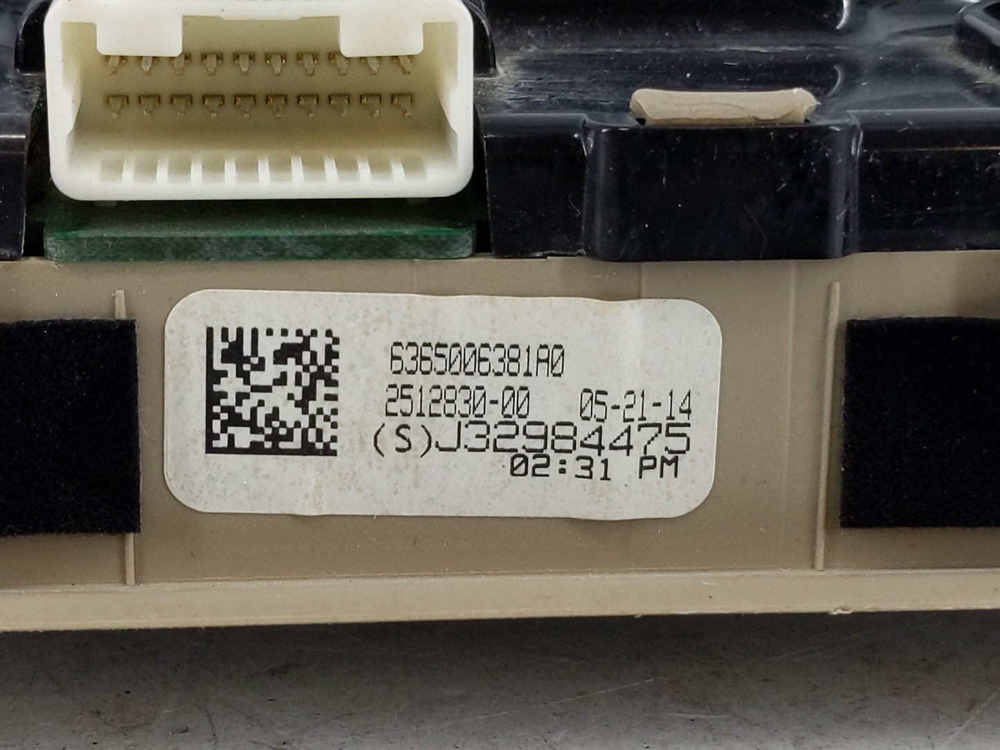 2014 Toyota Camry Overhead Roof Console - Oemusedautoparts1.com