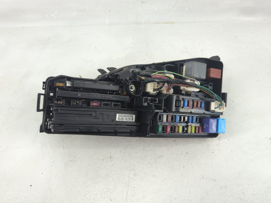 2012-2017 Toyota Camry Fusebox Fuse Box Panel Relay Module P/N:82720-33220A Fits Fits 2012 2013 2014 2015 2016 2017 OEM Used