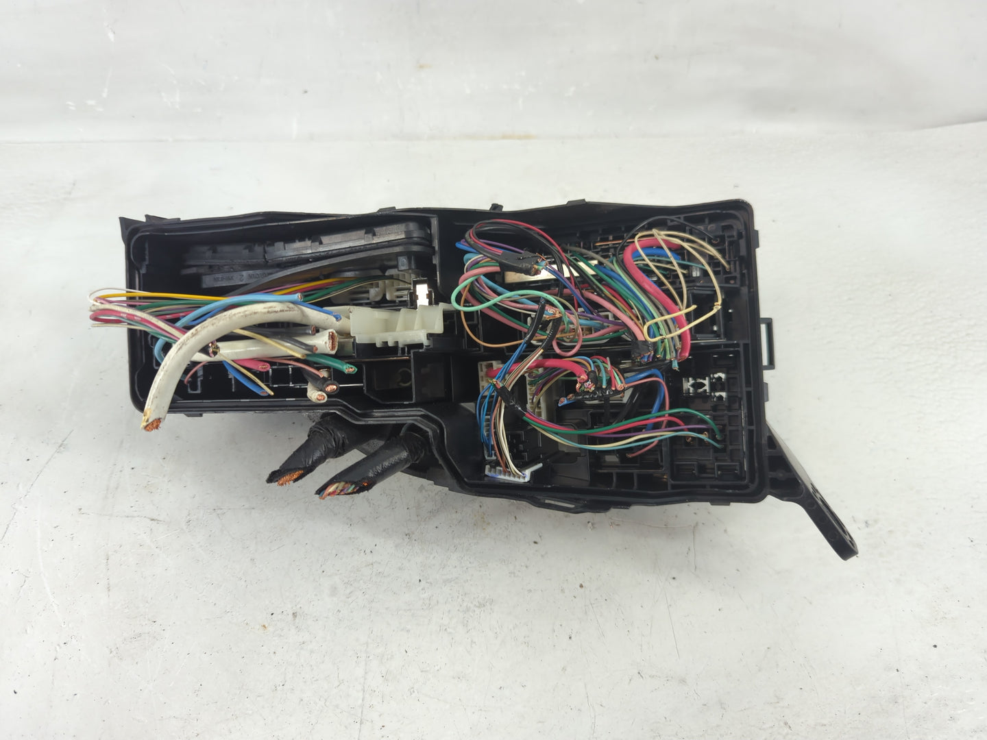 2012-2017 Toyota Camry Fusebox Fuse Box Panel Relay Module P/N:82720-33220A Fits Fits 2012 2013 2014 2015 2016 2017 OEM Used