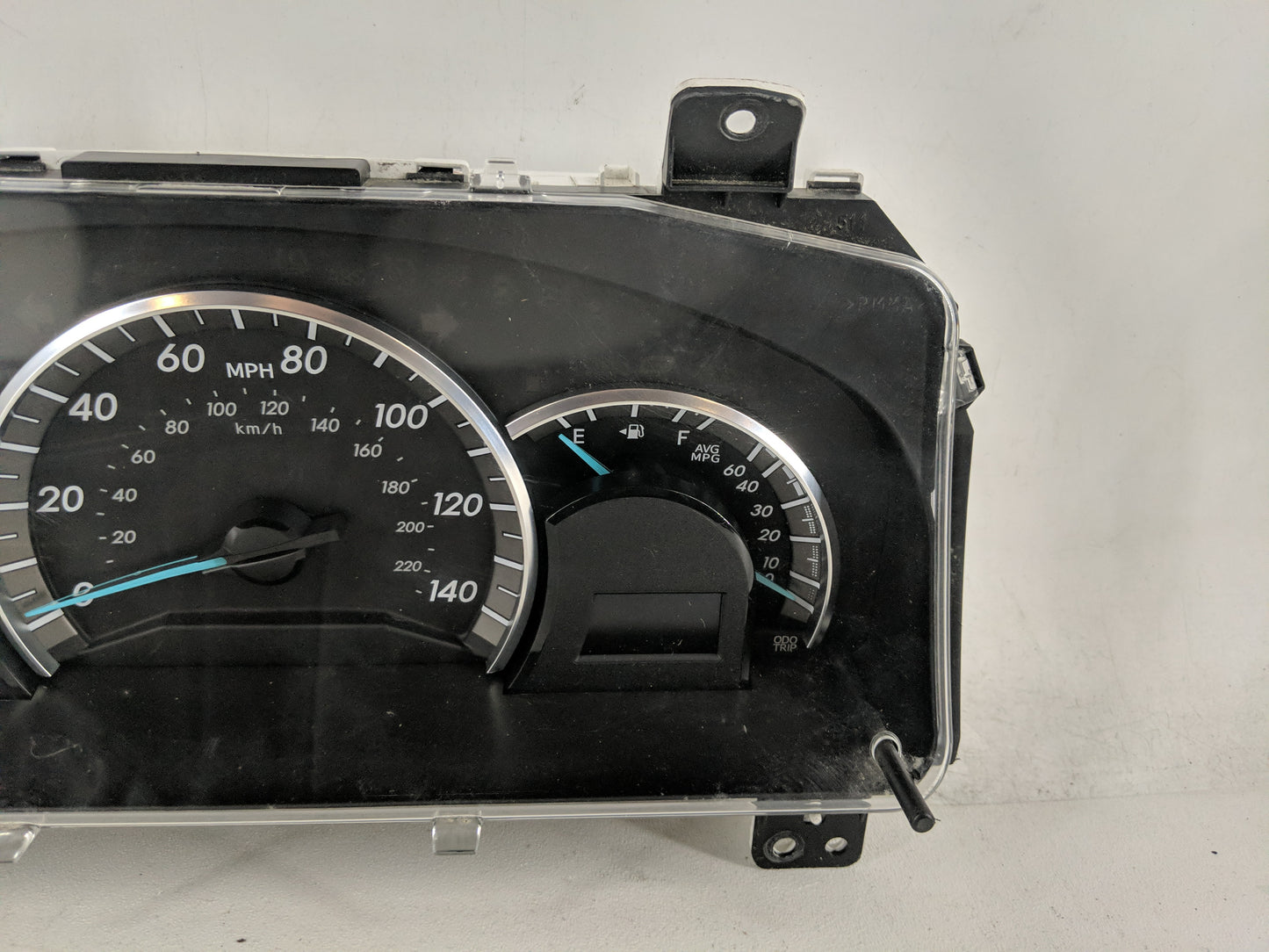 2013-2014 Toyota Camry Instrument Cluster Speedometer Gauges P/N:TN157560-3001 Fits Fits 2013 2014 OEM Used Auto Parts - Oem