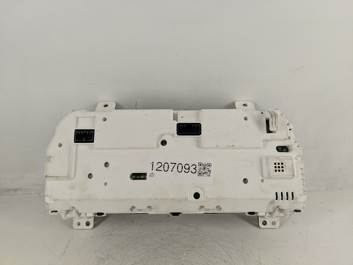 2013-2014 Toyota Camry Instrument Cluster Speedometer Gauges P/N:TN157560-3001 Fits Fits 2013 2014 OEM Used Auto Parts - Oem