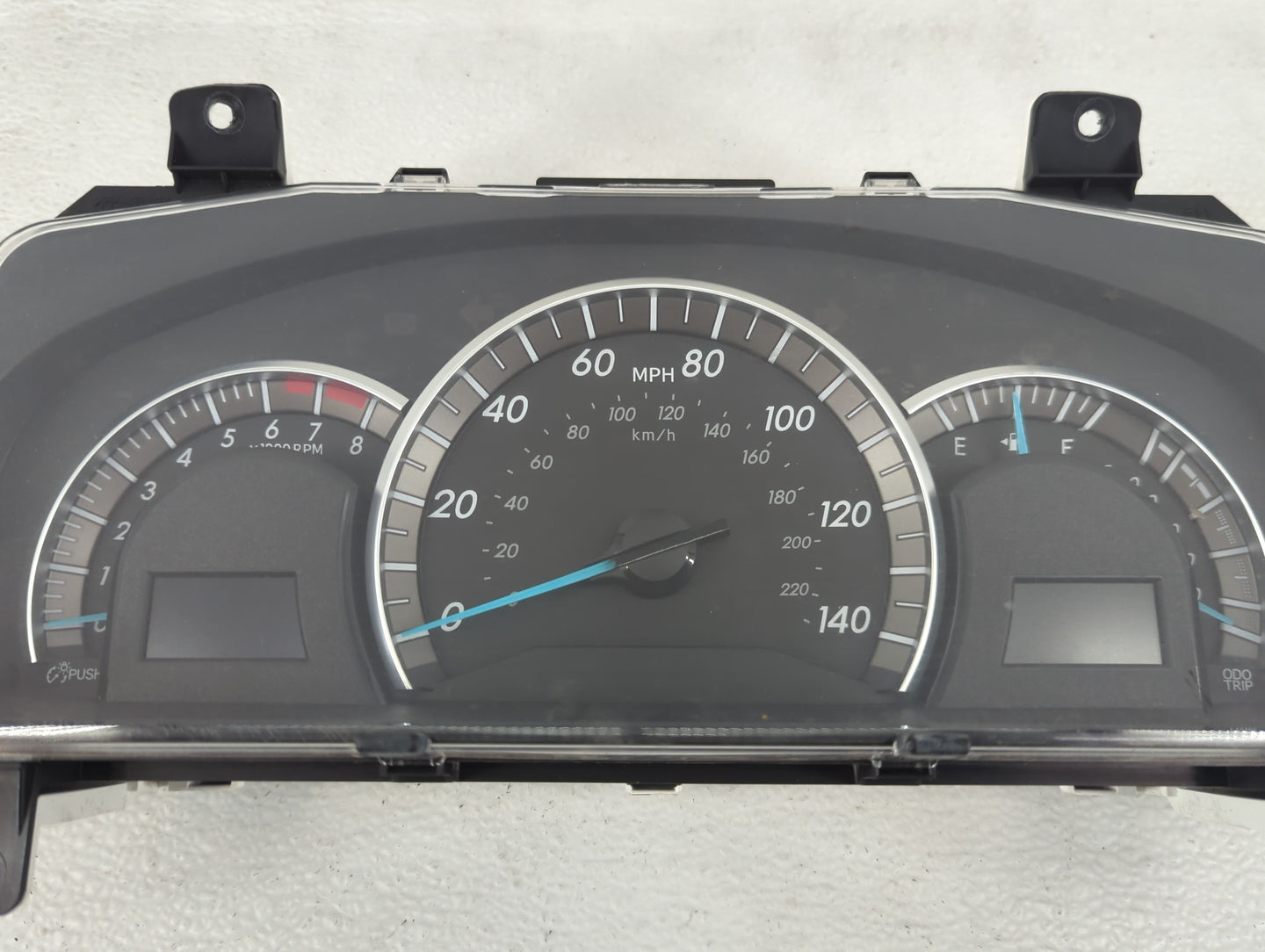 2013-2014 Toyota Camry Instrument Cluster Speedometer Gauges P/N:TN157560-3001 Fits Fits 2013 2014 OEM Used Auto Parts - Oem