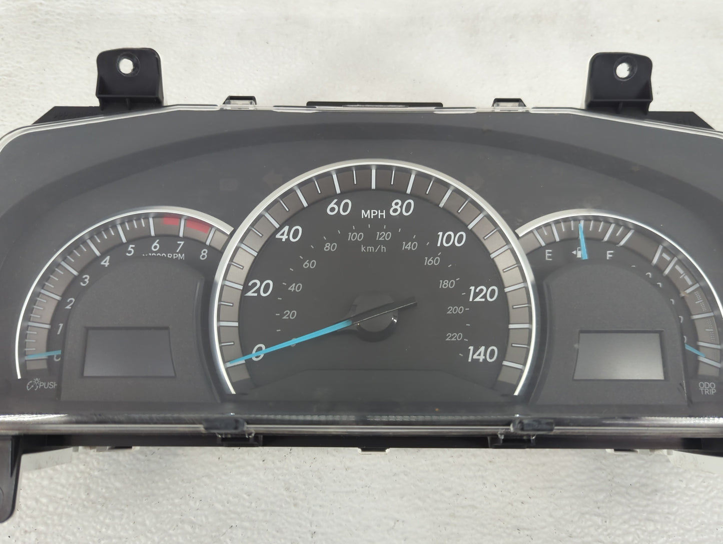 2013-2014 Toyota Camry Instrument Cluster Speedometer Gauges P/N:TN157560-3001 Fits Fits 2013 2014 OEM Used Auto Parts - Oem