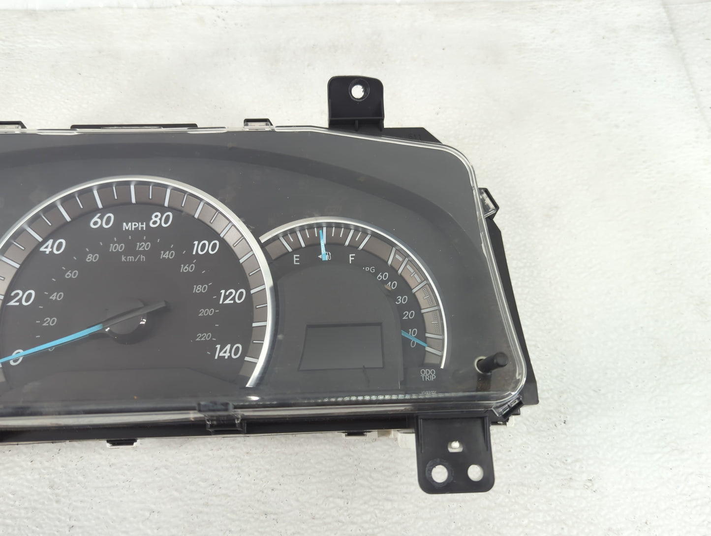 2013-2014 Toyota Camry Instrument Cluster Speedometer Gauges P/N:TN157560-3001 Fits Fits 2013 2014 OEM Used Auto Parts - Oem