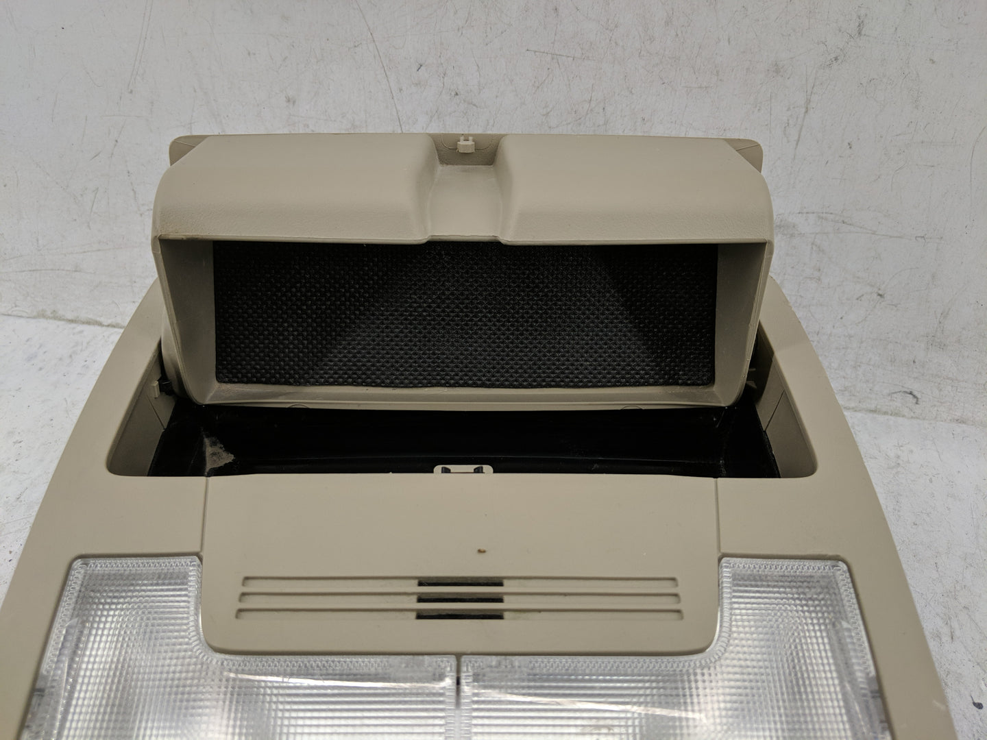 2014 Toyota Camry Overhead Roof Console - Oemusedautoparts1.com
