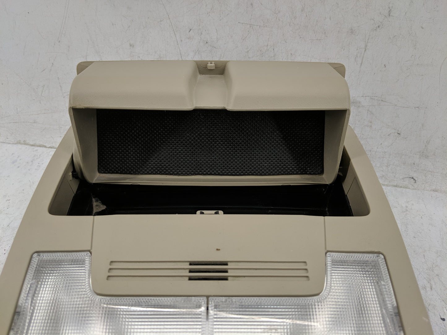 2014 Toyota Camry Overhead Roof Console - Oemusedautoparts1.com