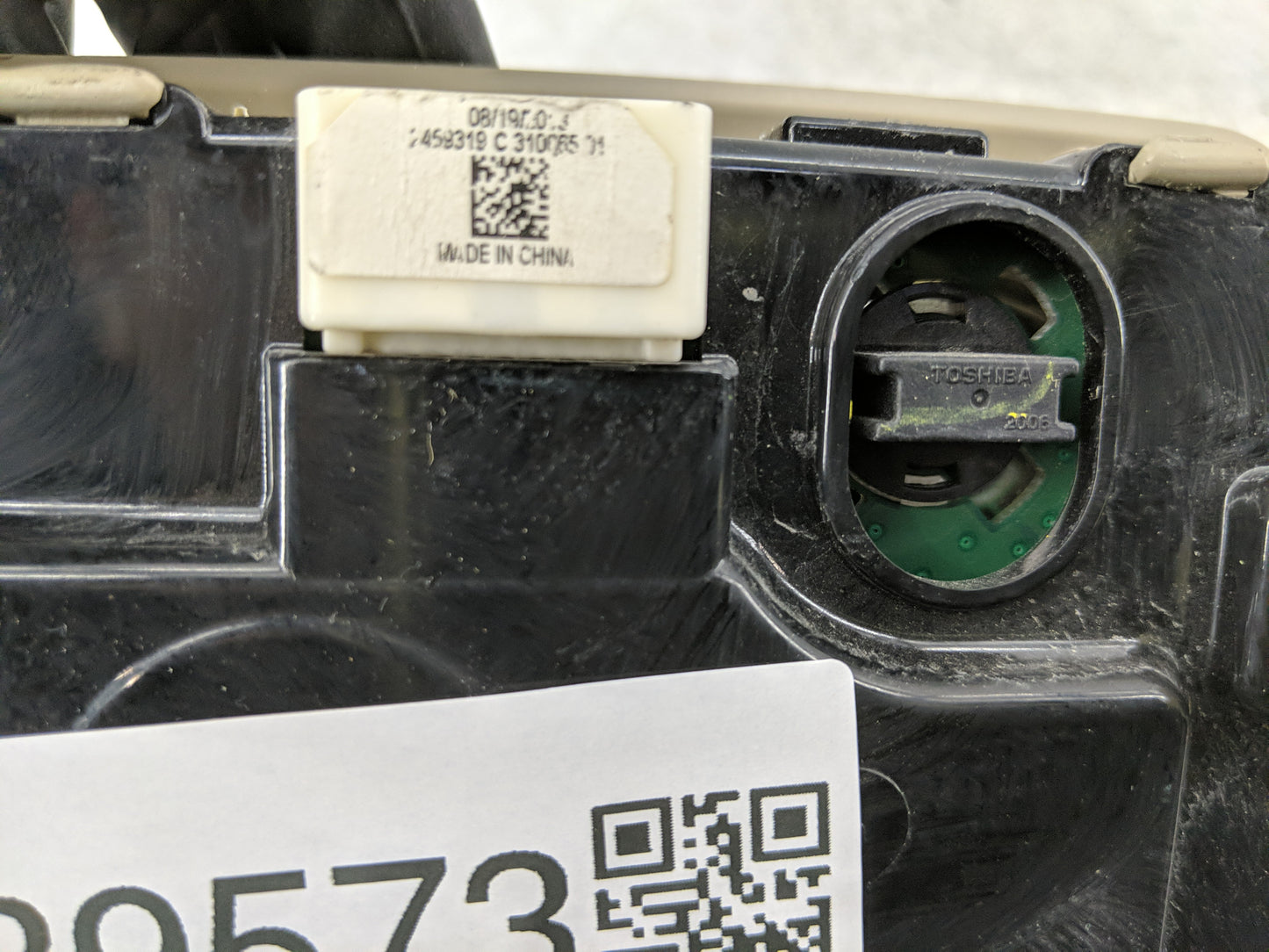 2014 Toyota Camry Overhead Roof Console - Oemusedautoparts1.com