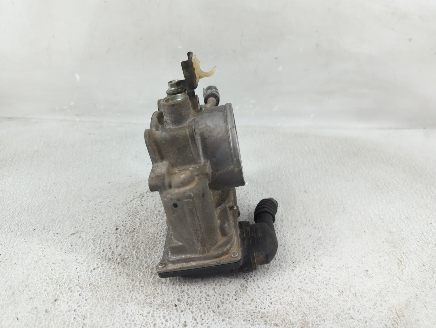 2010-2017 Toyota Camry Throttle Body P/N:22030-0V010 Fits Fits 2009 2010 2011 2012 2013 2014 2015 2016 2017 2018 2019 OEM Us