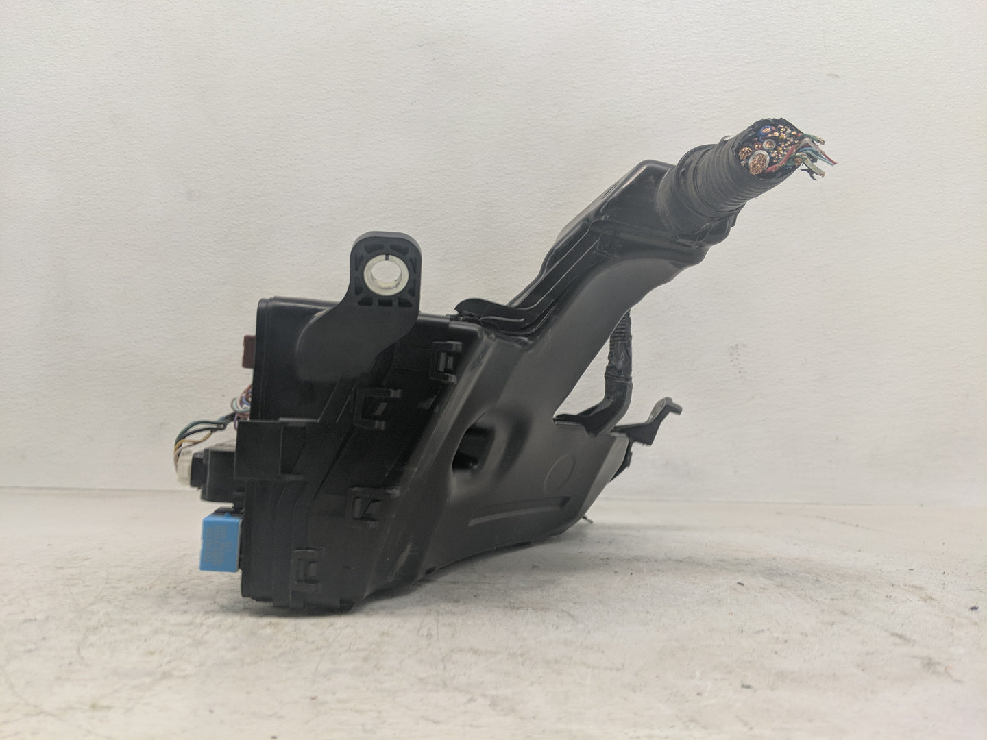 2012-2017 Toyota Camry Fusebox Fuse Box Panel Relay Module P/N:82720-33220A Fits Fits 2012 2013 2014 2015 2016 2017 OEM Used