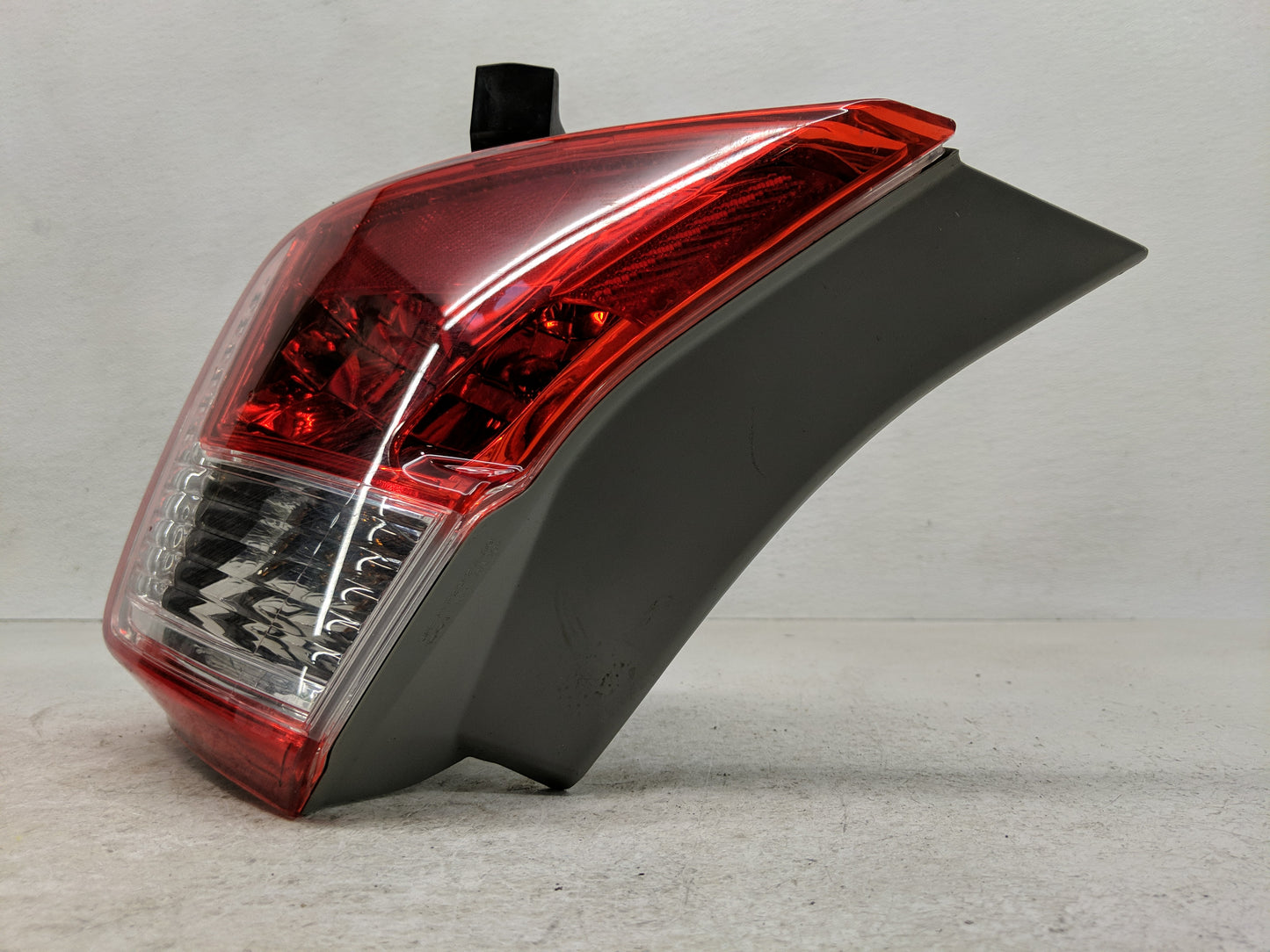 2012-2014 Toyota Camry Tail Light Assembly Passenger Right OEM P/N:52562-06130 Fits Fits 2012 2013 2014 OEM Used Auto Parts 