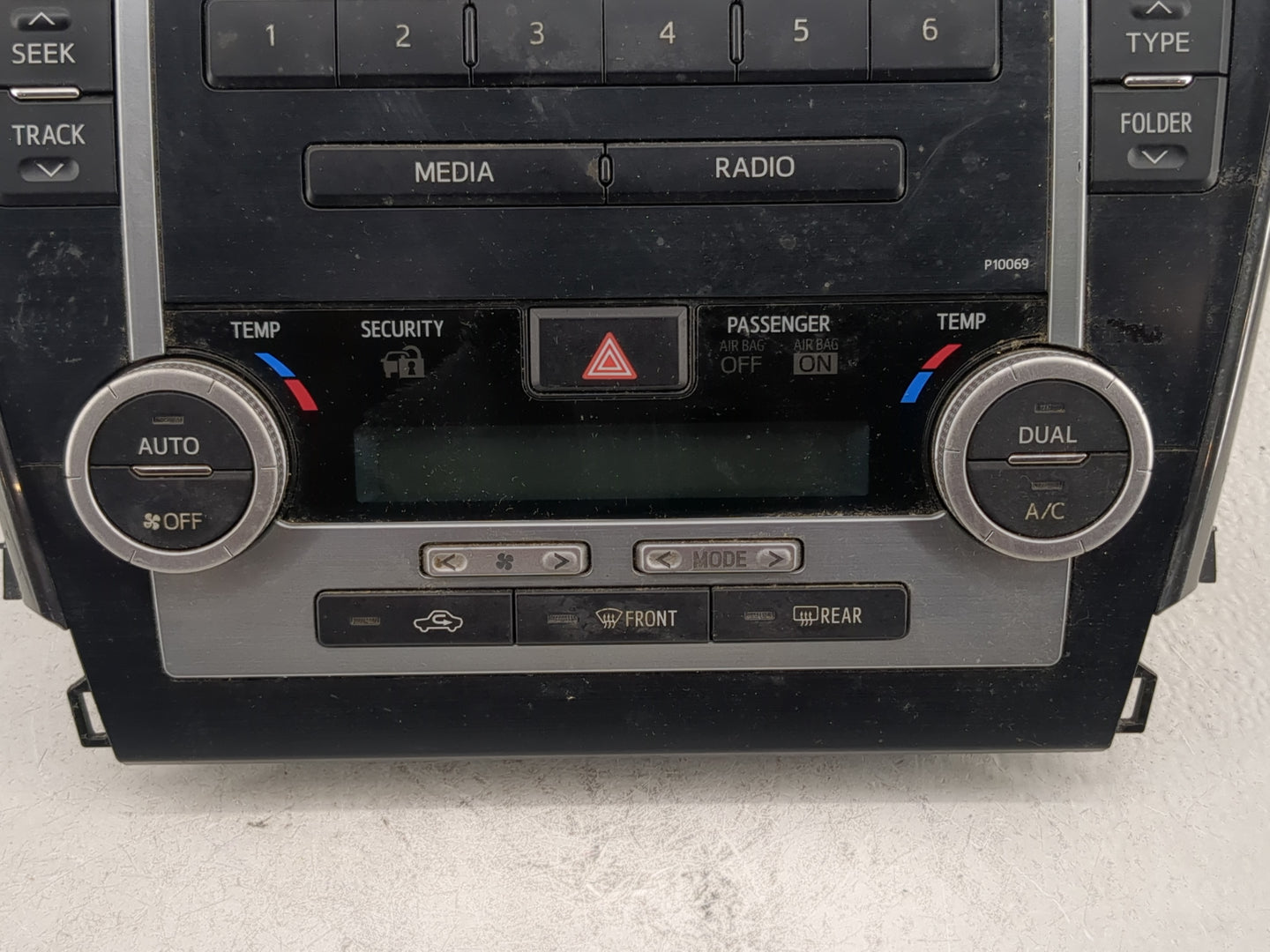 2014 Toyota Camry Radio AM FM Cd Player Receiver Replacement P/N:86120-06340 Fits OEM Used Auto Parts - Oemusedautoparts1.co