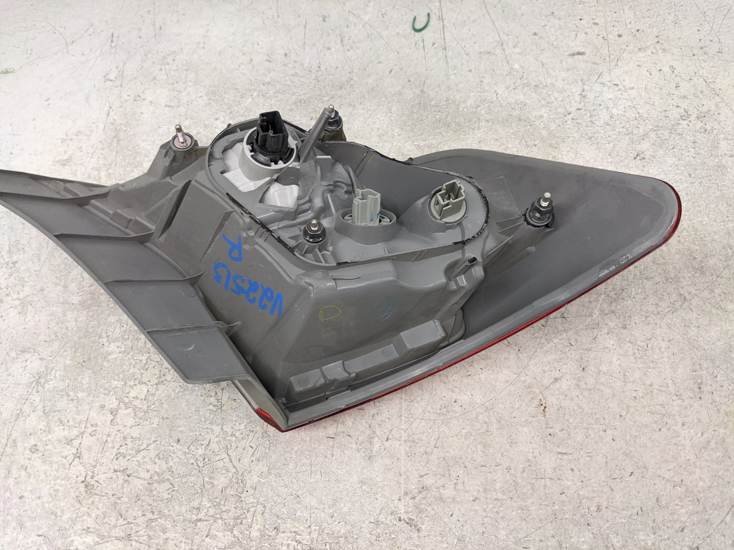 2012-2014 Toyota Camry Tail Light Assembly Passenger Right OEM Fits Fits 2012 2013 2014 OEM Used Auto Parts - Oemusedautopar