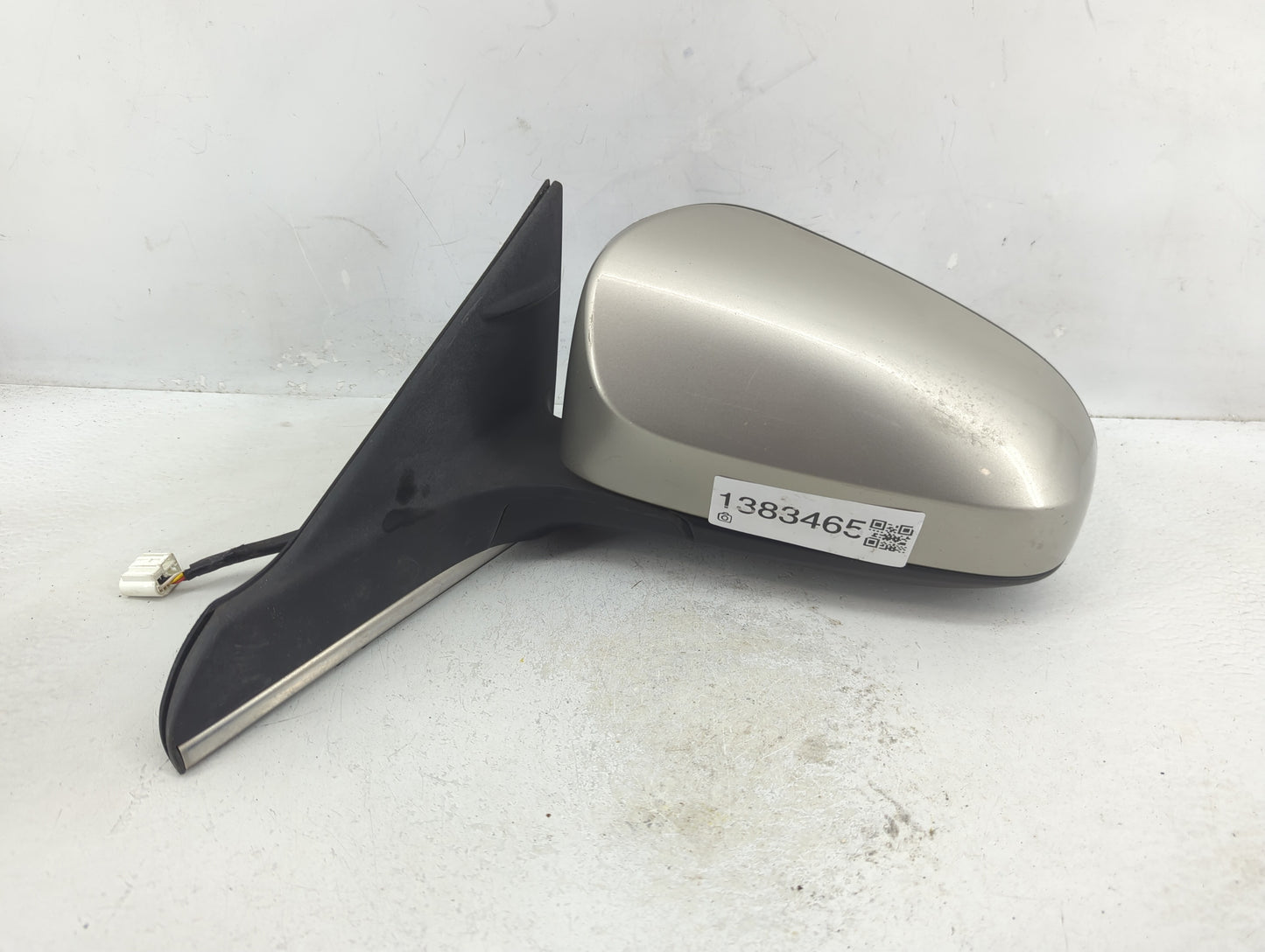 2012-2014 Toyota Camry Driver Side View Mirror - Left Door Mirror OEM Used - Oemusedautoparts1.com
