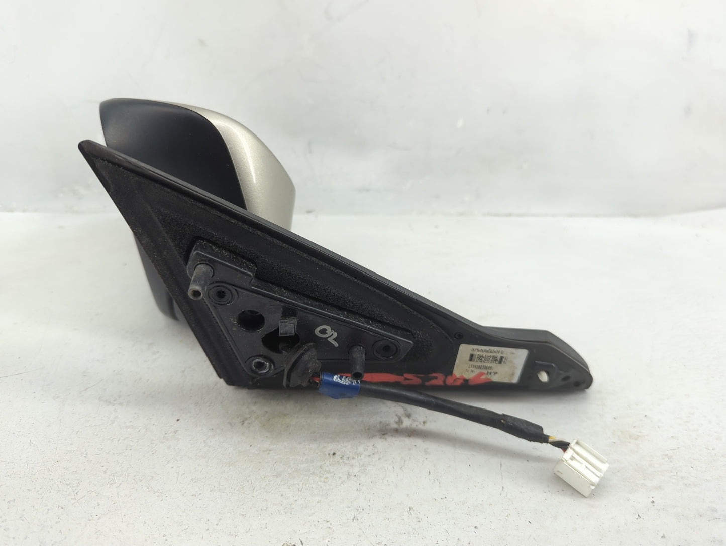 2012-2014 Toyota Camry Driver Side View Mirror - Left Door Mirror OEM Used - Oemusedautoparts1.com