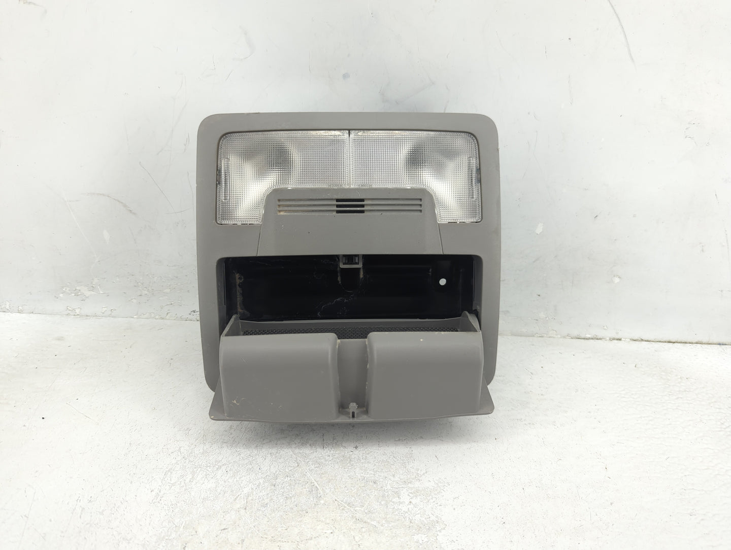 2014 Toyota Camry Overhead Roof Console - Oemusedautoparts1.com