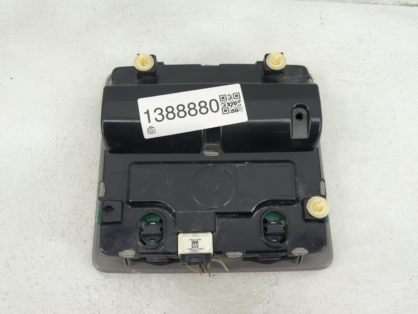 2014 Toyota Camry Overhead Roof Console - Oemusedautoparts1.com